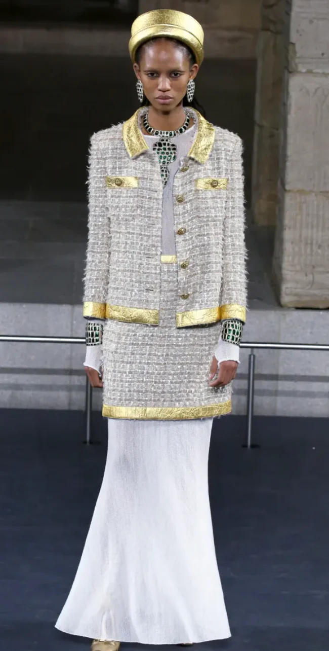 *HOT* Chanel 19F Egyptian Gold Pineapple and Beige Jacket with Antique Gold Buttons and Pockets Detailing Size FR 34 (UK 6) - Image 5