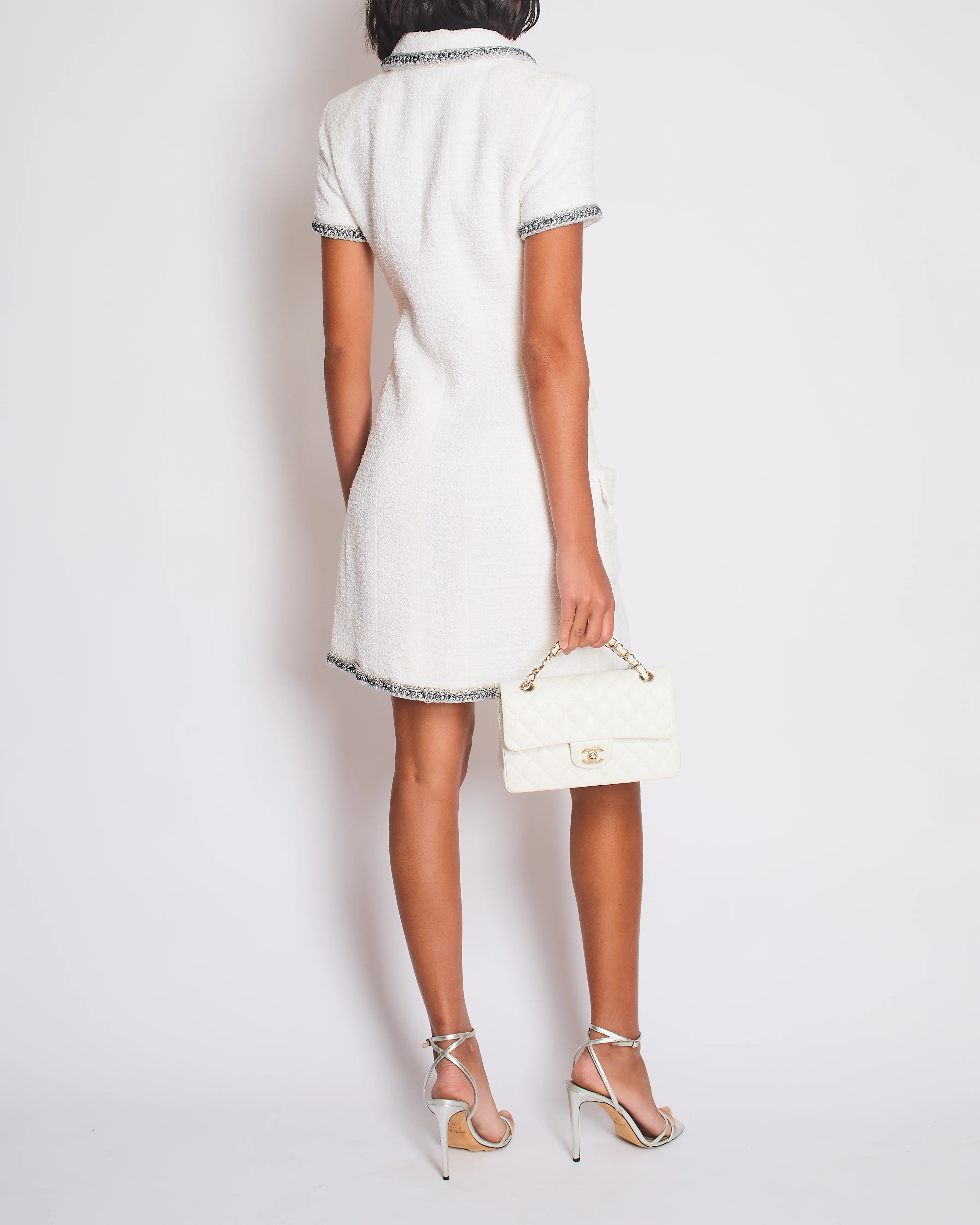 *HOT* Chanel 20S White Tweed Short-Sleeve Mini Dress with Silver Buttons and Embellishments Details FR 38 (UK 10) RRP £5,250 - Image 3