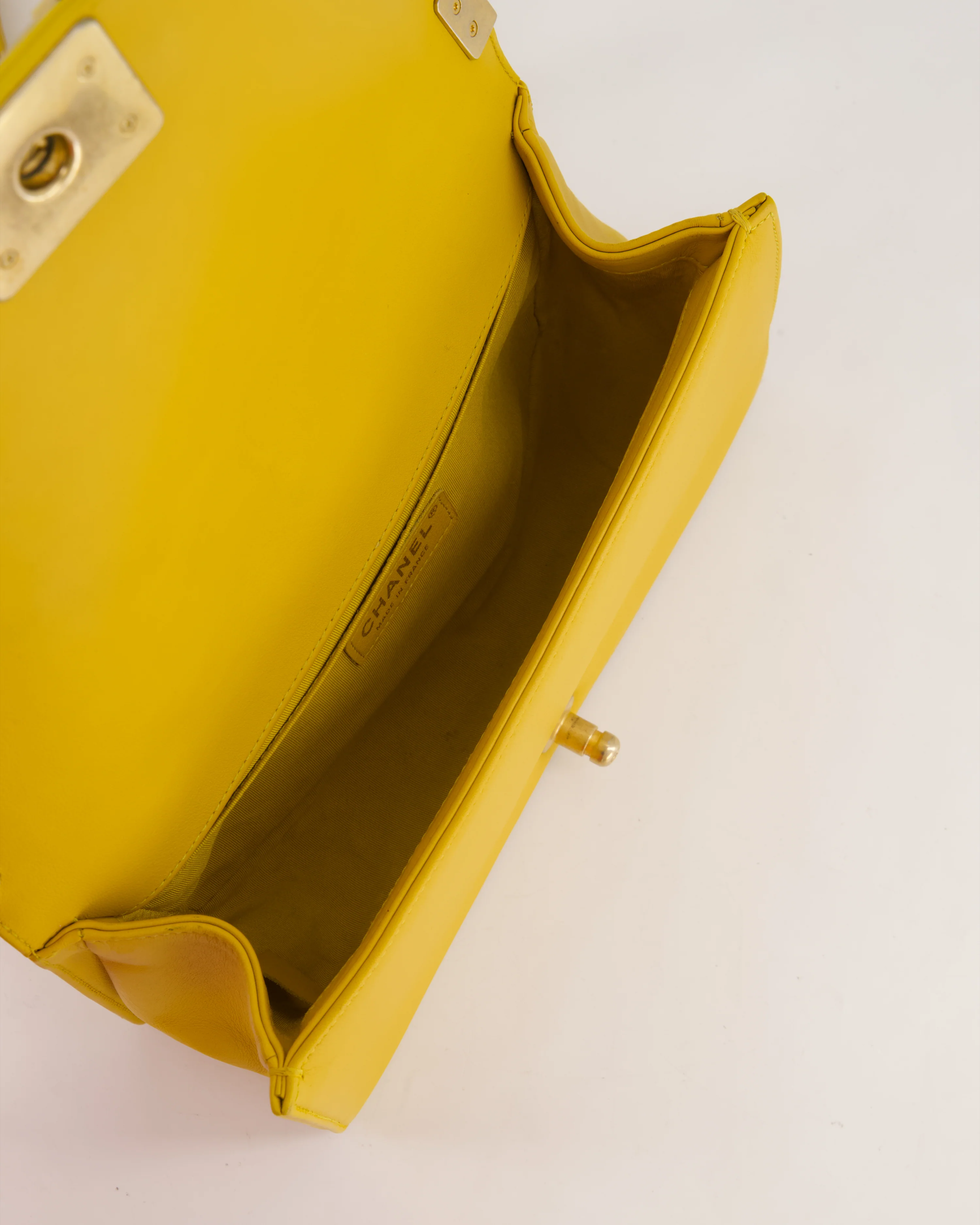 Chanel Mustard Yellow Medium Boy Bag in Calfskin Leather with Antique Gold Hardware - Image 21