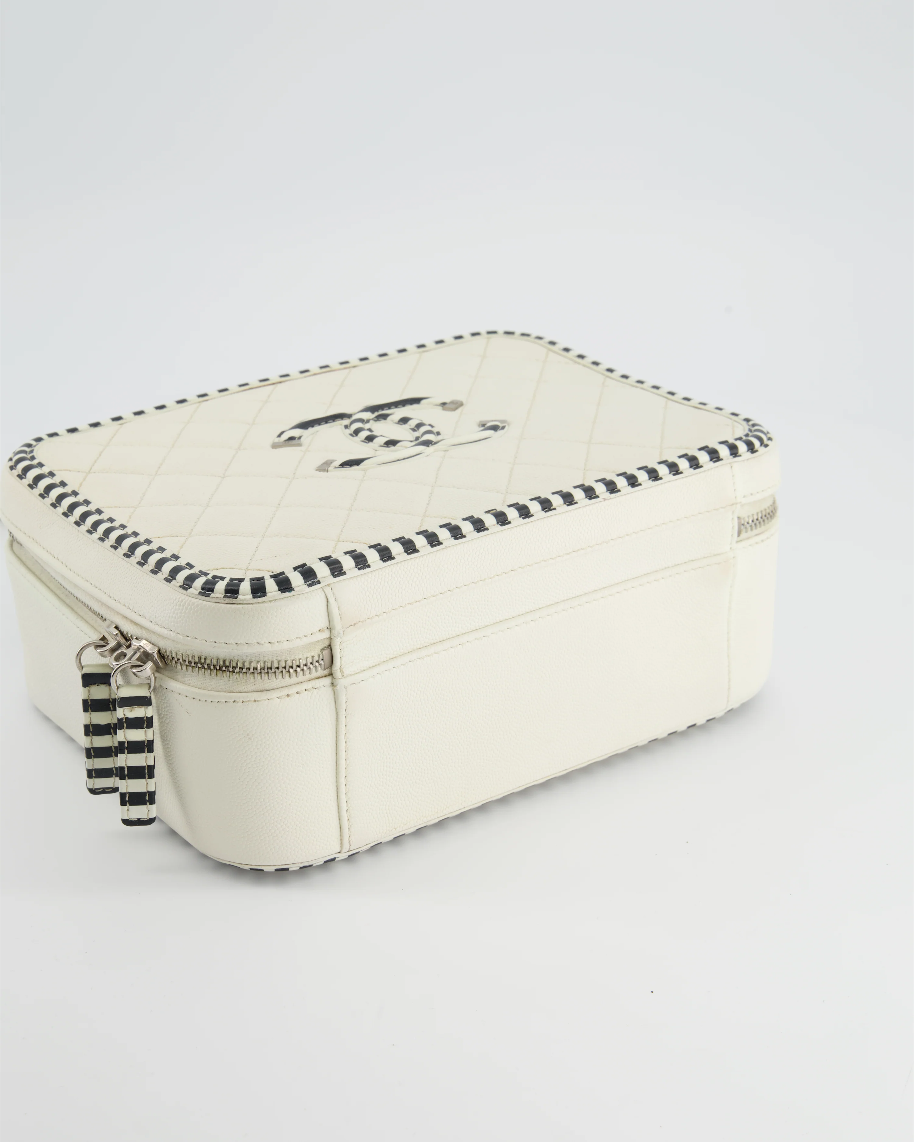 *HOT* Chanel White Caviar Vanity Case with Zebra Motif CC Logo and Silver Hardware - Image 17