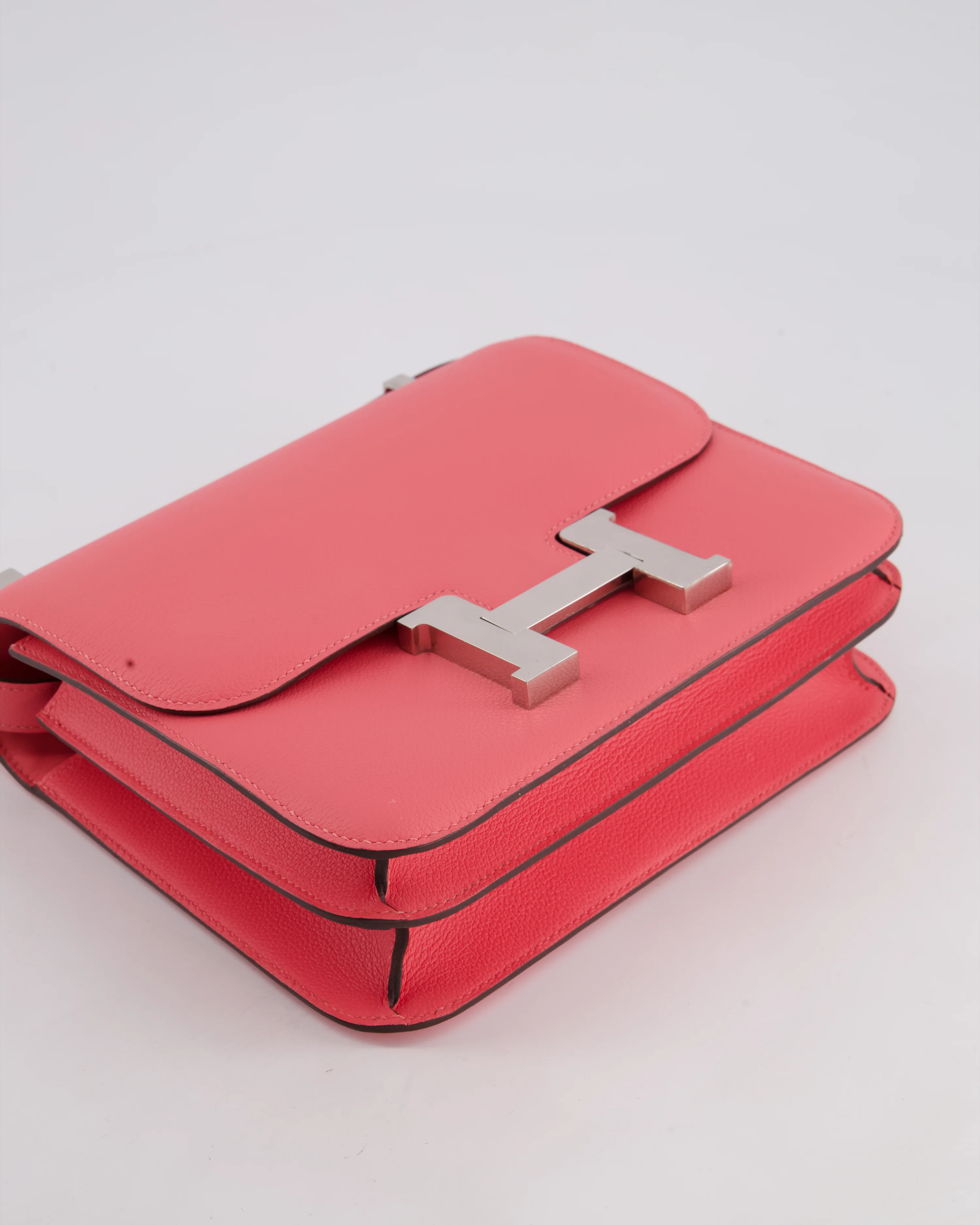 *HOT* Hermès Constance III 24 Bag in Rose Azalee Evercolour Leather with Palladium Hardware - Image 17