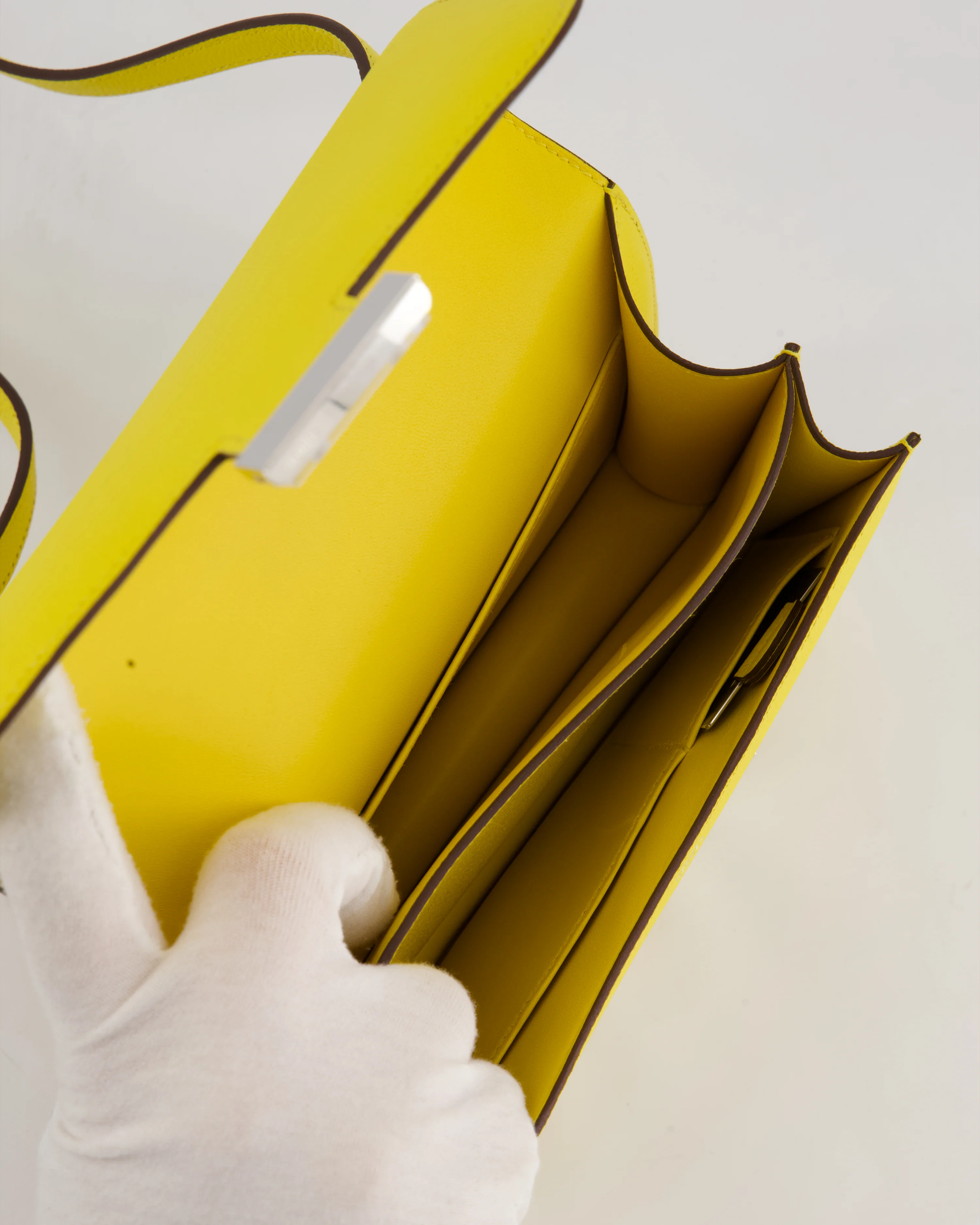 Hermès Constance III 18 Miroir Bag in Jaune De Naples Epsom Leather with Palladium Hardware - Image 18