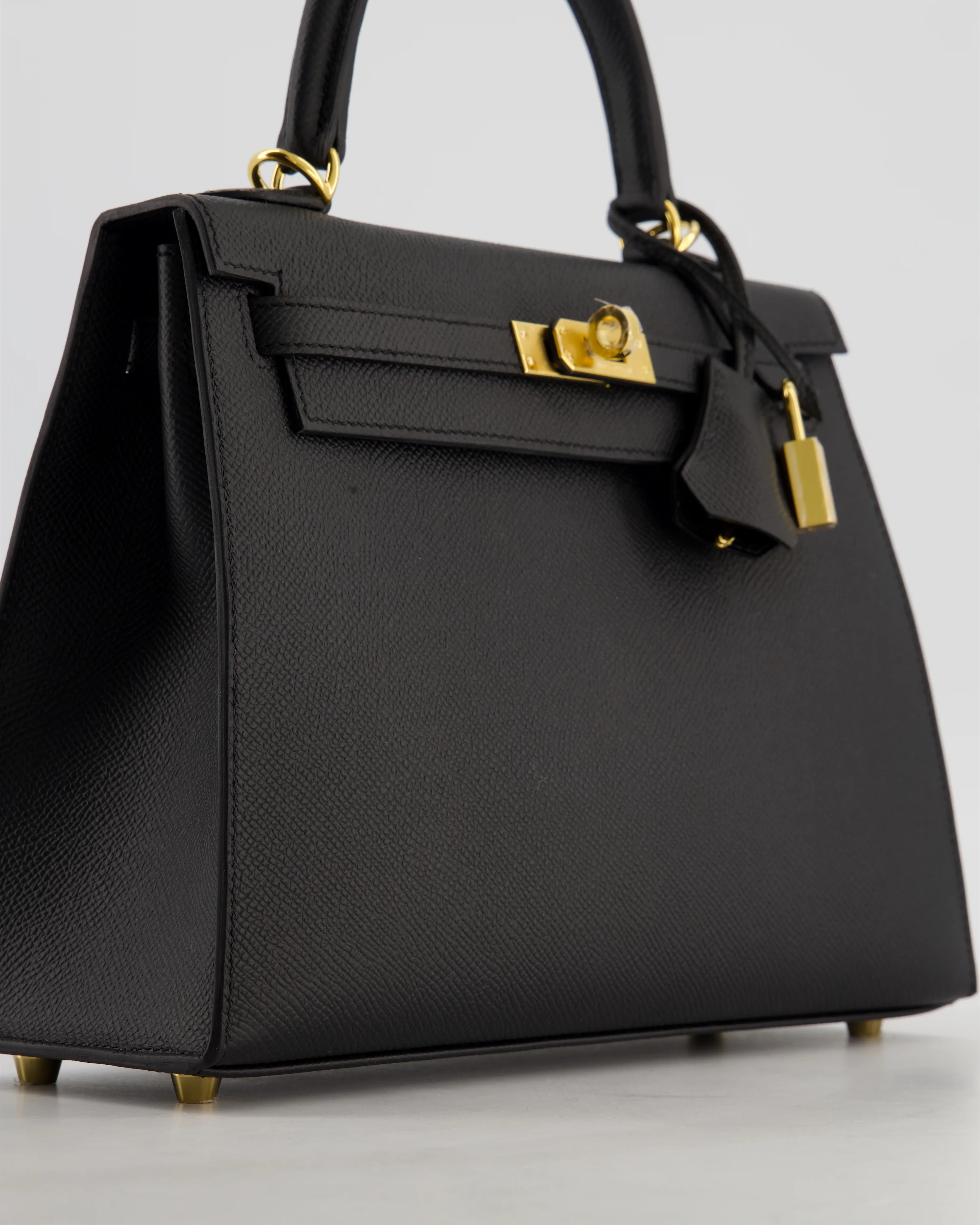 *HOT* Hermès Kelly 25 Sellier Bag in Noir Epsom Leather with Gold Hardware - Image 11