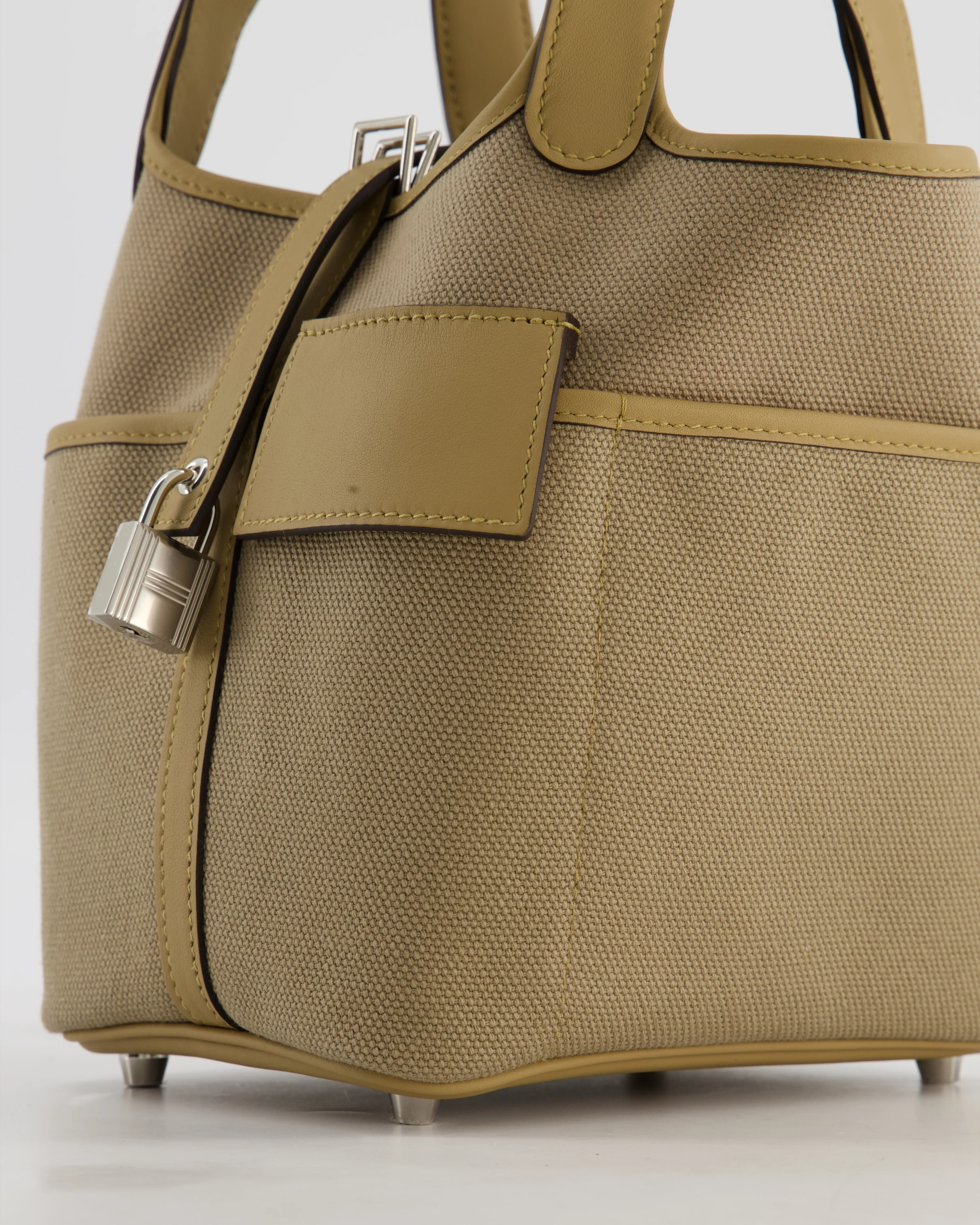 *HOT* Hermès Picotin 18 Lock Pocket Cargo Bag in Beige Marfa Toile Goeland & Poussiere Swift Leather with Palladium Hardware - Image 10