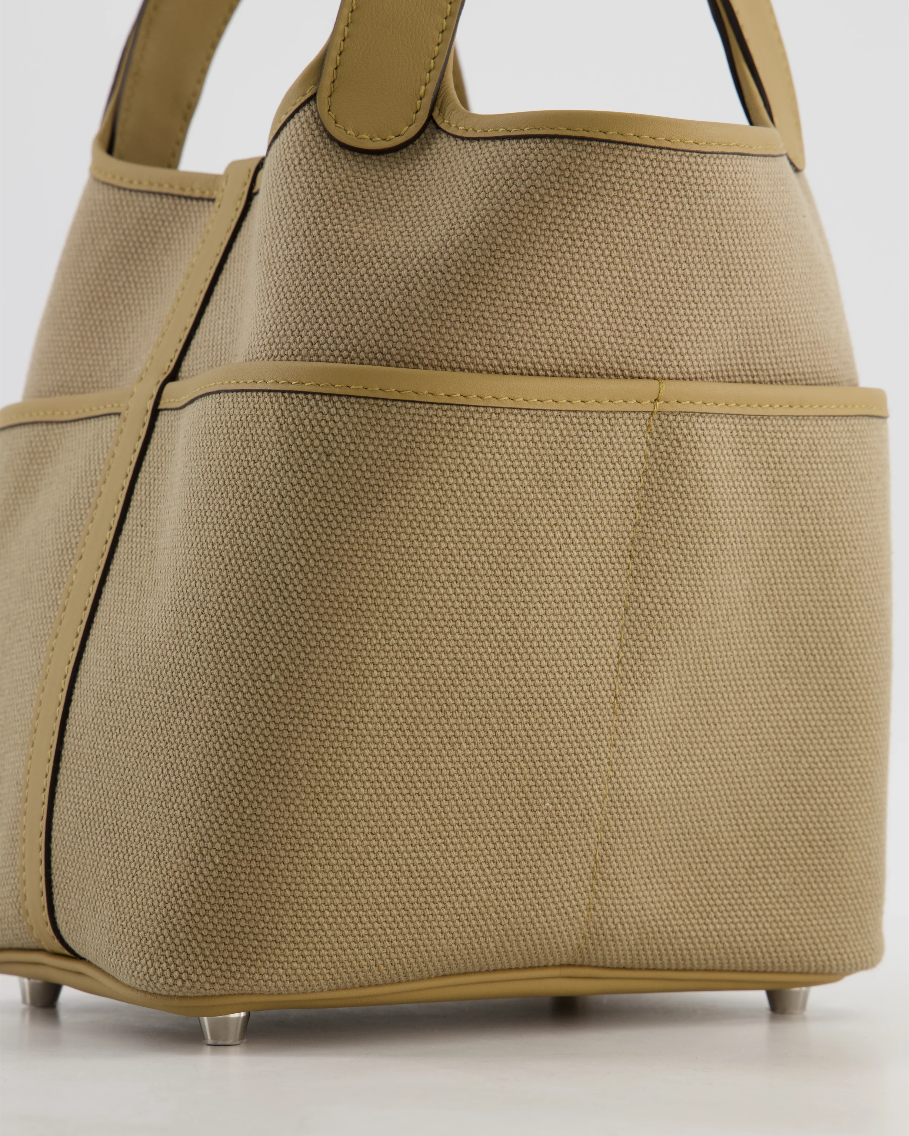 *HOT* Hermès Picotin 18 Lock Pocket Cargo Bag in Beige Marfa Toile Goeland & Poussiere Swift Leather with Palladium Hardware - Image 11