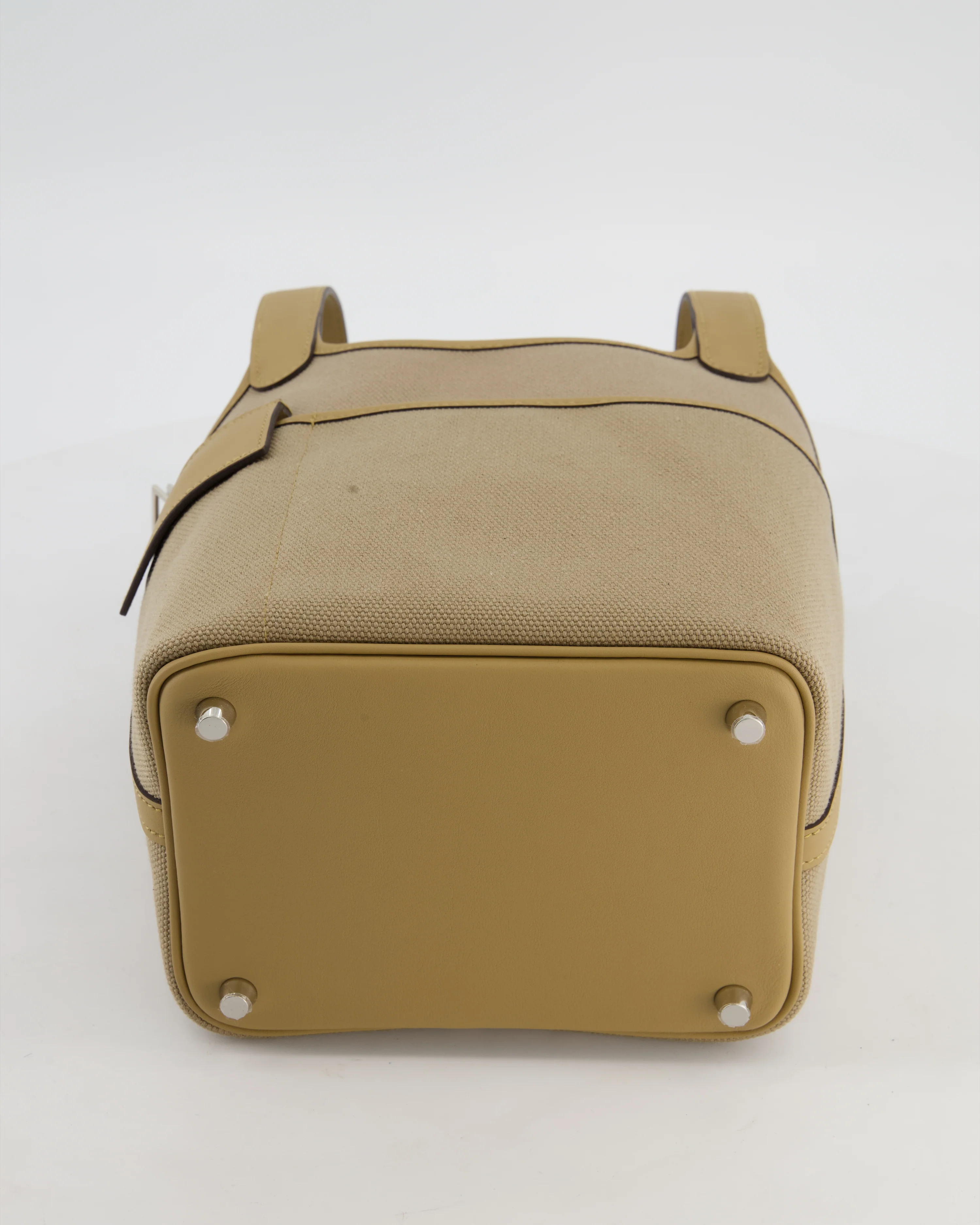 *HOT* Hermès Picotin 18 Lock Pocket Cargo Bag in Beige Marfa Toile Goeland & Poussiere Swift Leather with Palladium Hardware - Image 15