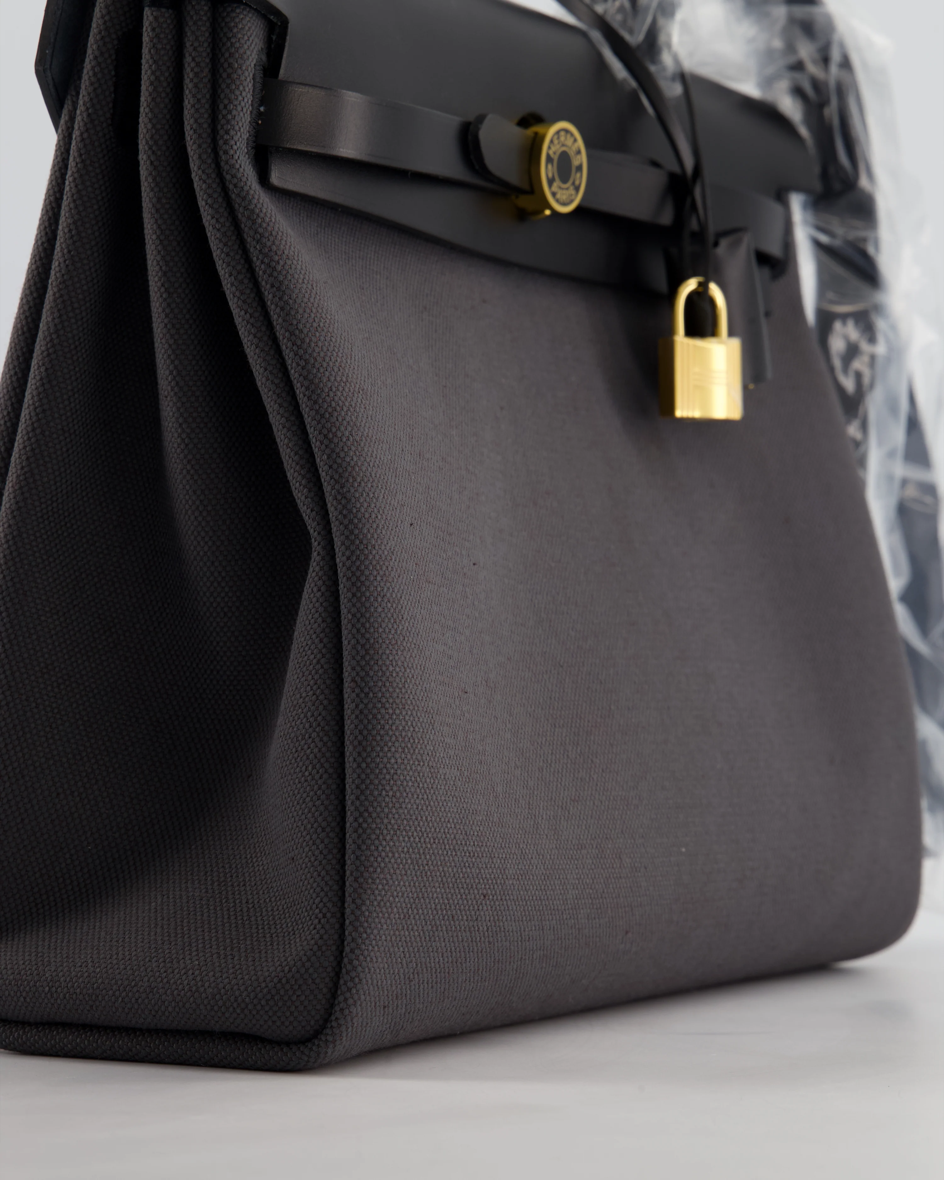 *HOT & RARE* Hermès Herbag 31 Laque Zip Bag in Ardoise Toile Militaire Canvas, Noir Vache Hunter Leather with Gold & Noir Hardware - Image 10