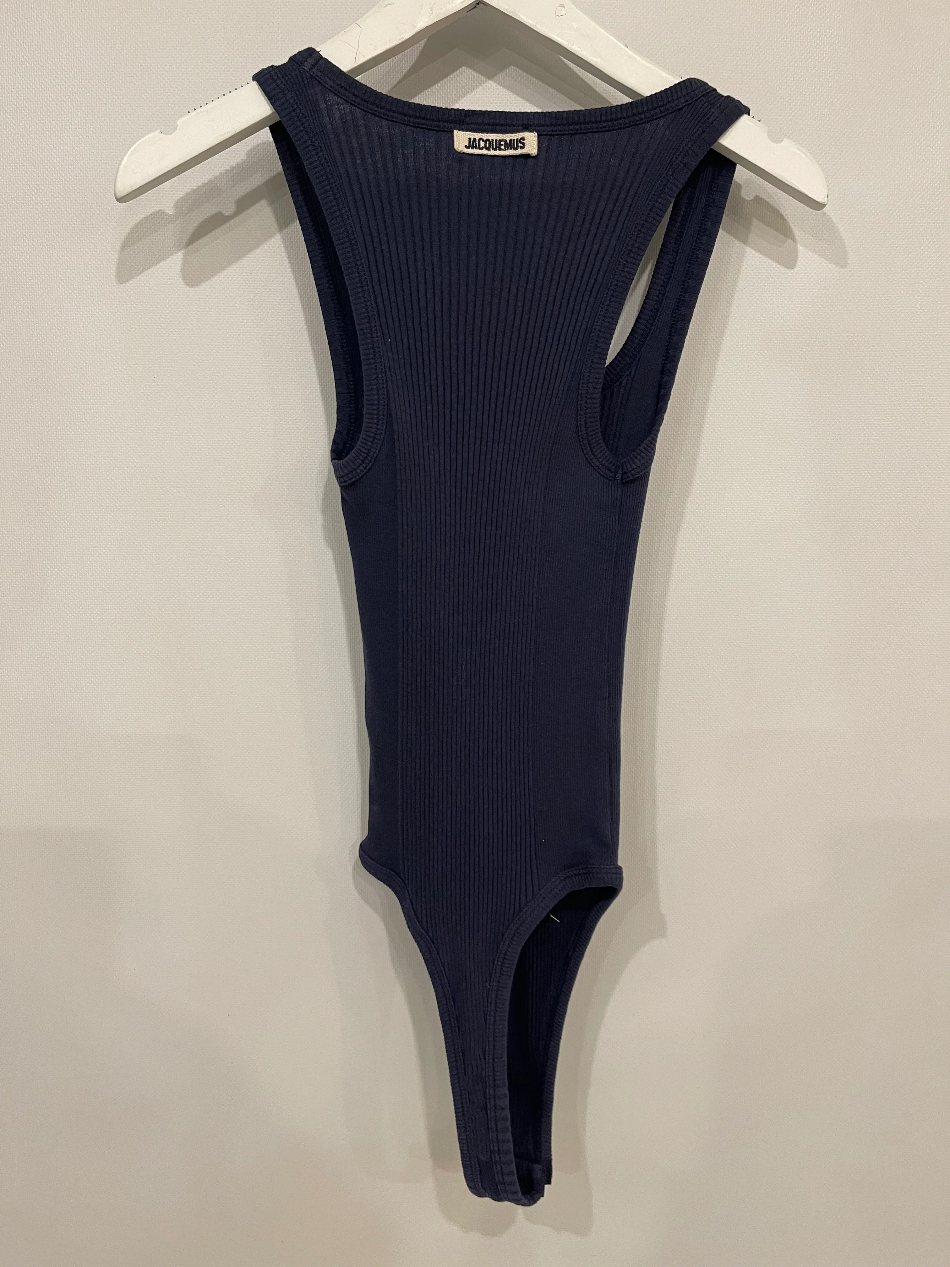 Jacquemus Navy Sleeveless Ribbed Bodysuit with Logo Detail FR 36 (UK 8) RRP £170 - Image 5