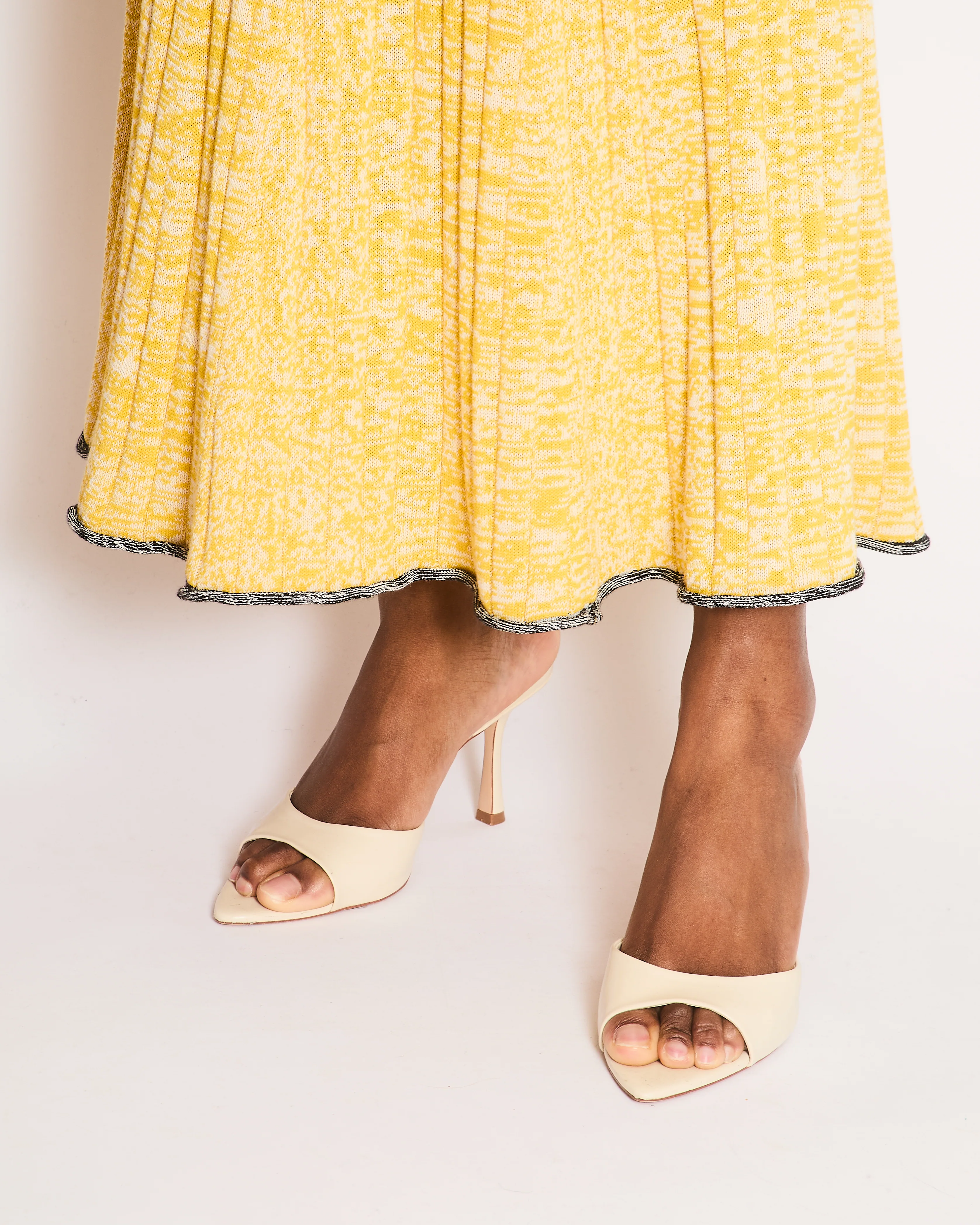 Joseph Yellow & White Knitted Maxi A-Line Skirt with Black Hem Detail Size XS (UK 6) - Image 3