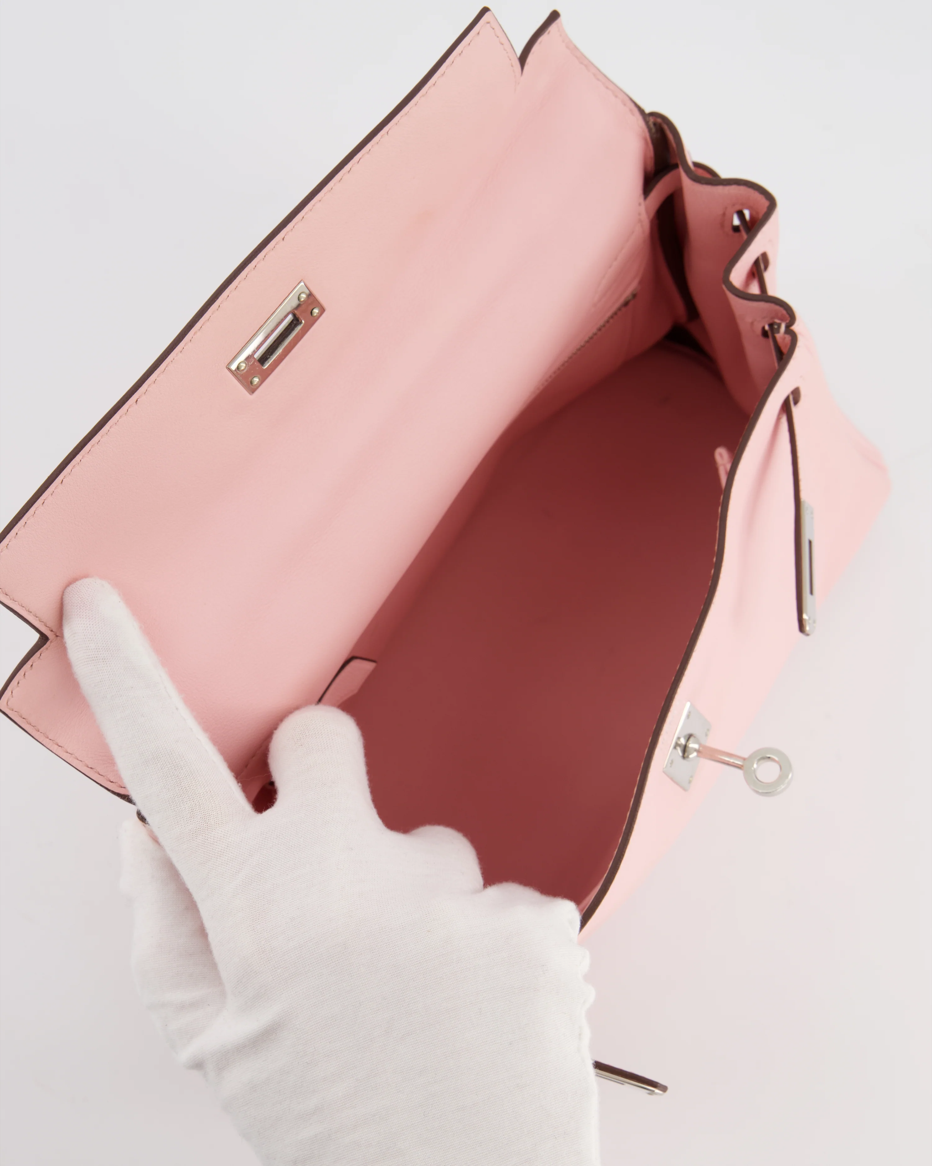 Hermès Kelly 25 Retourne Bag in Rose Sakura Swift Leather with Palladium Hardware - Image 18