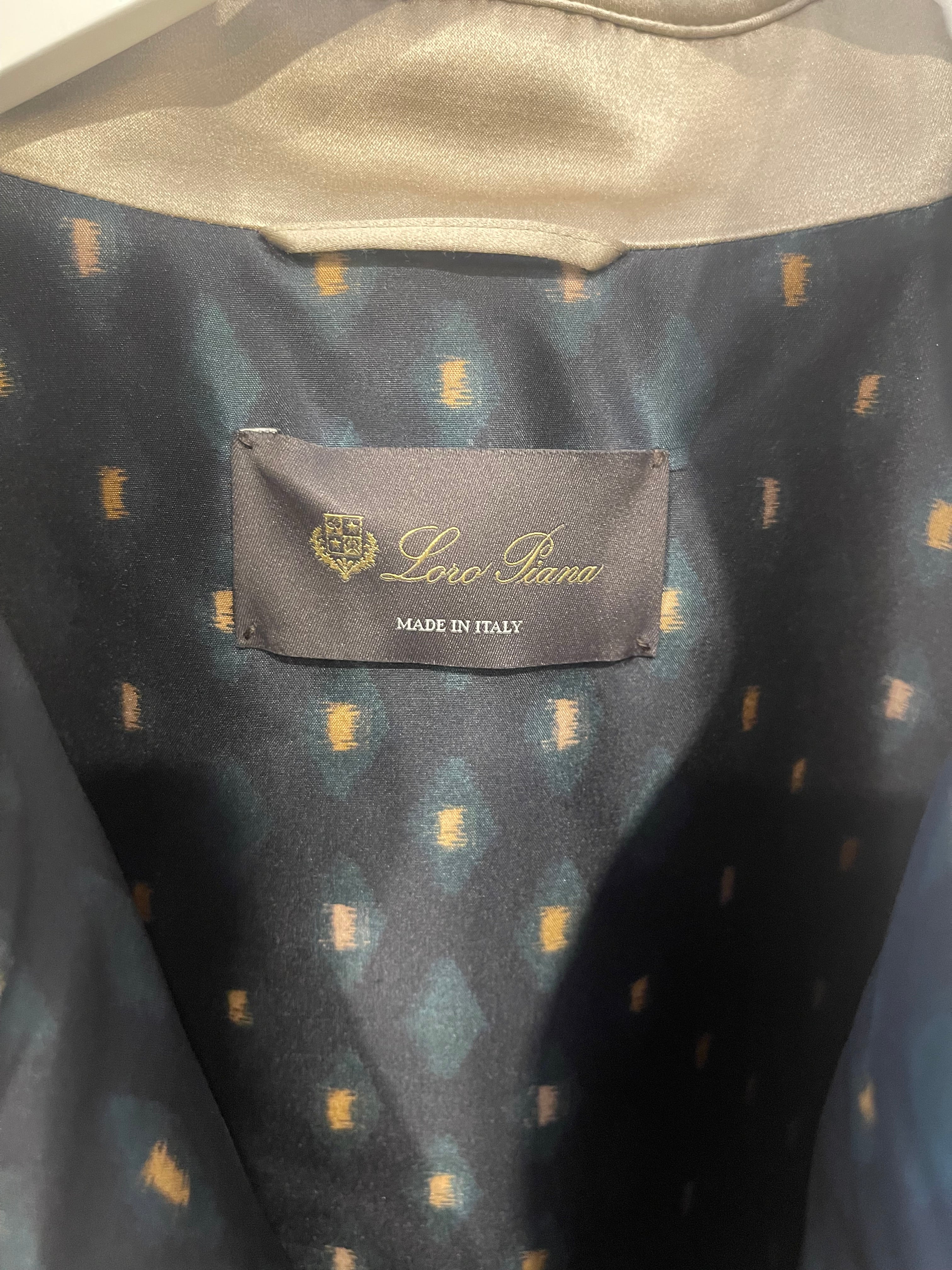 Loro Piana Light Grey Silk and Cashmere Padded Coat with Belt Detail Size M (UK 10) - Image 10