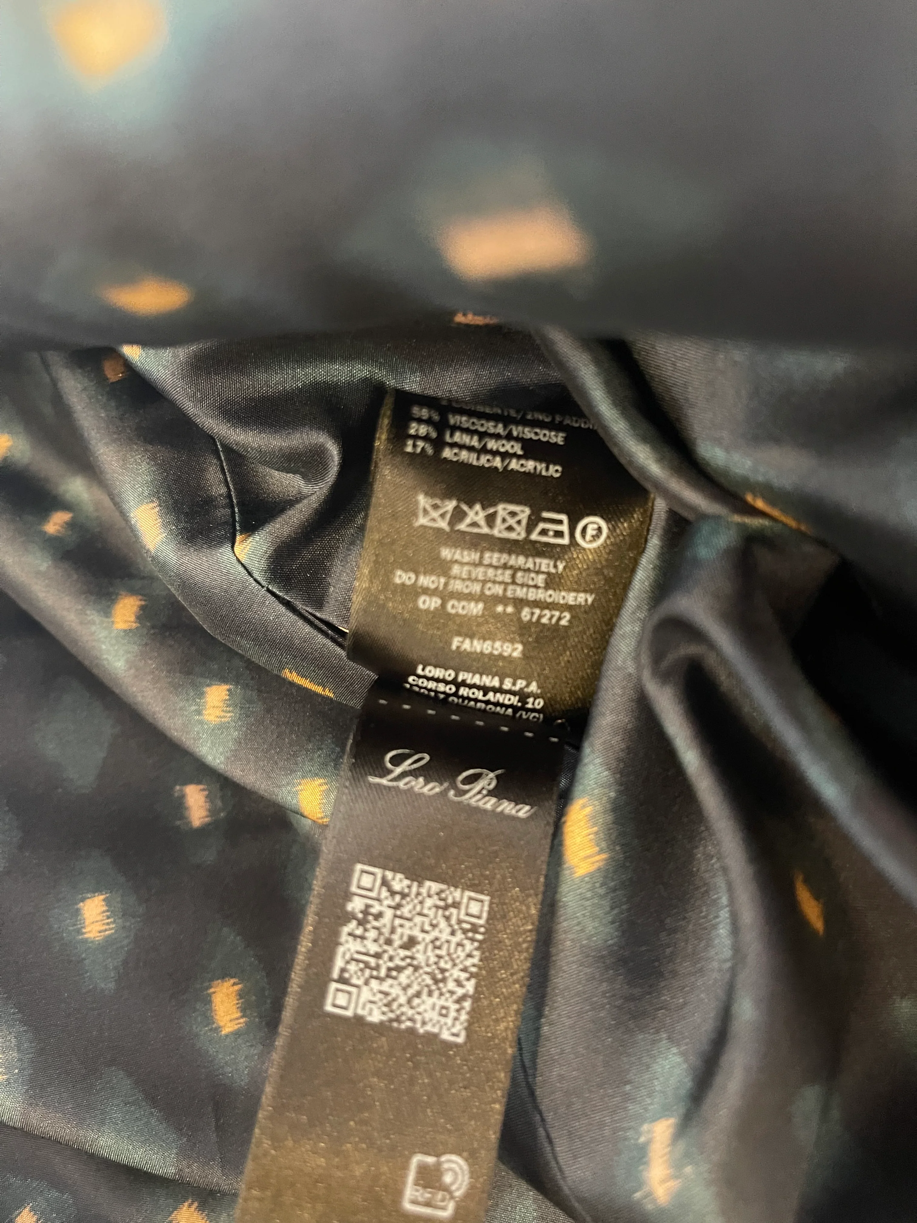 Loro Piana Light Grey Silk and Cashmere Padded Coat with Belt Detail Size M (UK 10) - Image 12