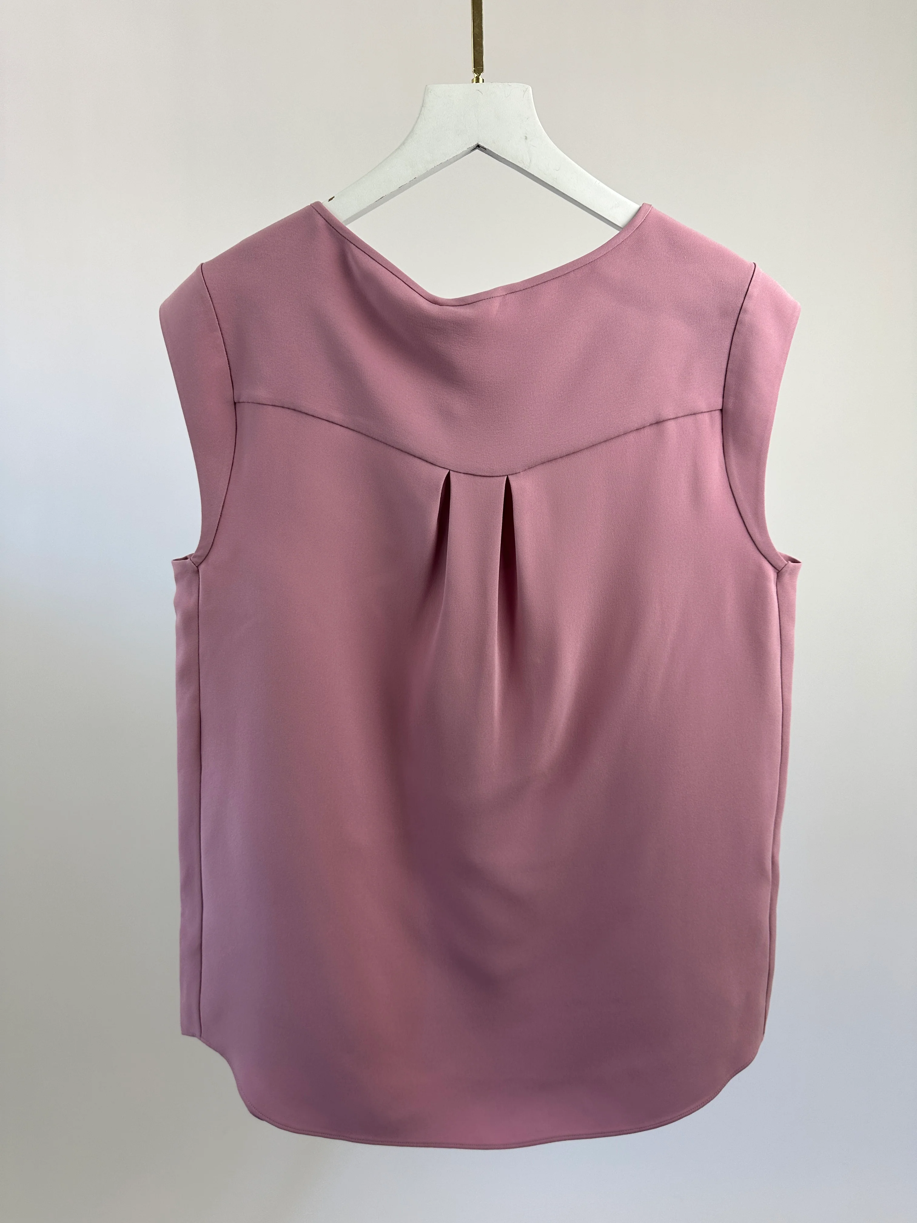Loro Piana Light Purple Matt Sleeveless Silk Shirt - Image 3