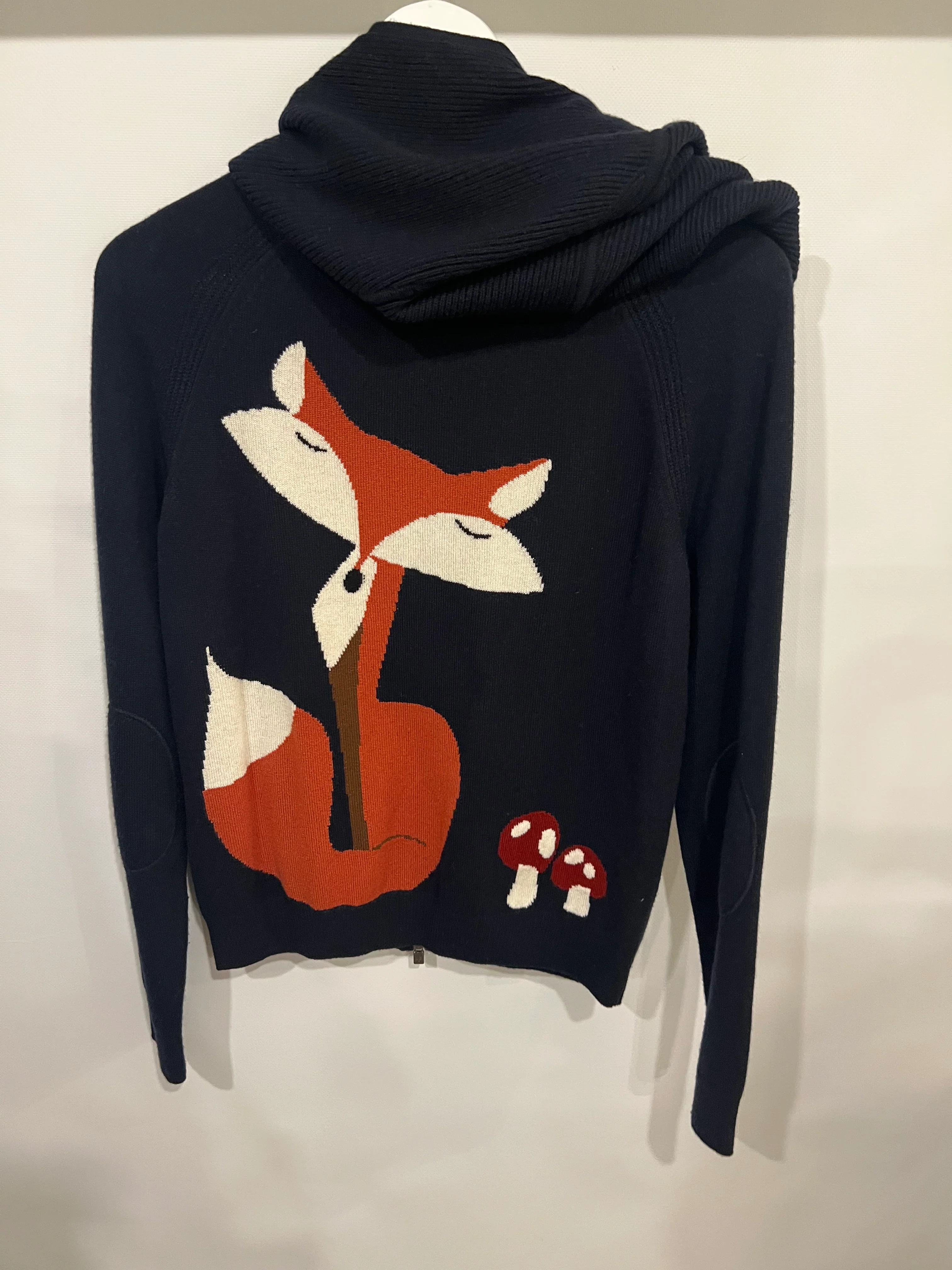 Loro Piana Navy Baby Cashmere Ribbed Long-Sleeved Hooded Gilet with Mushrooms and Fox Print Size IT 40 (UK 8) - Image 7