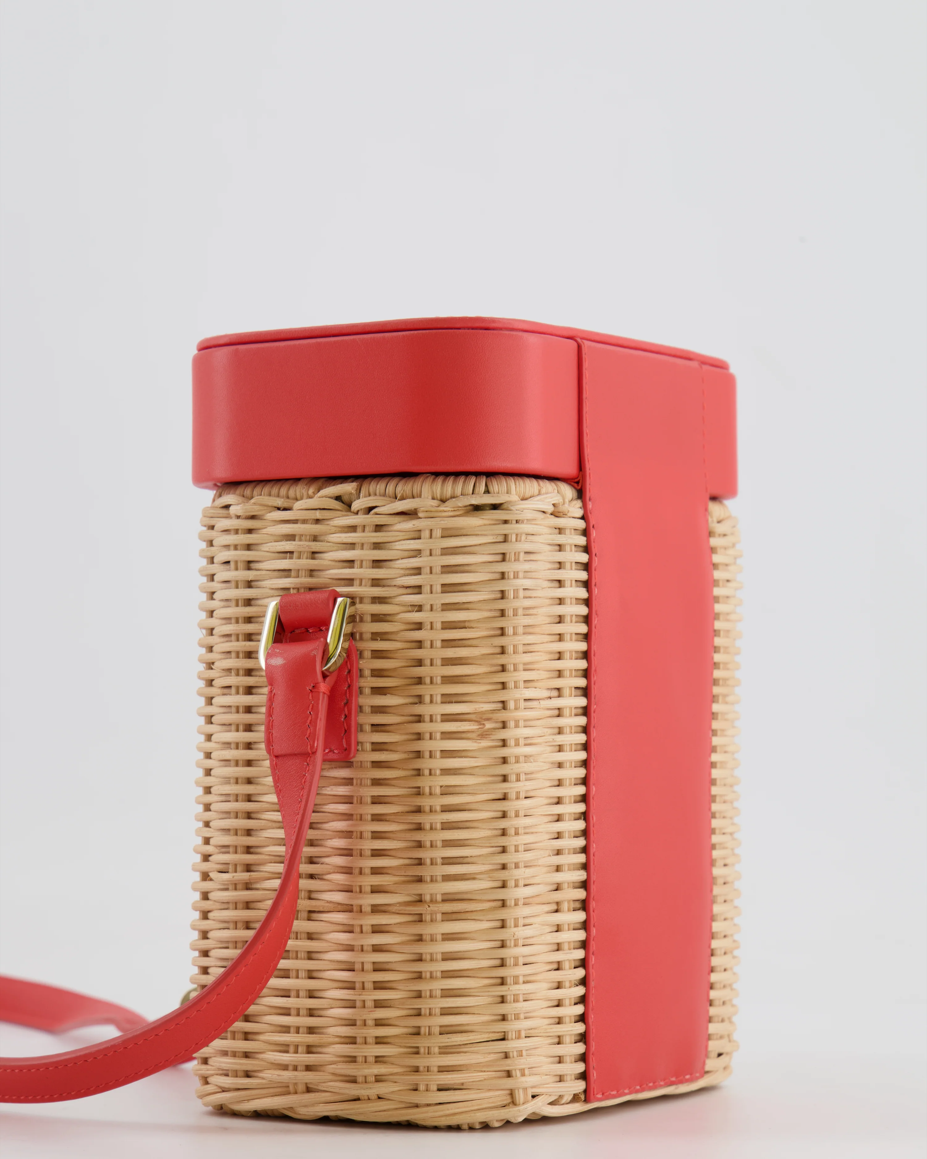 Loro Piana Pink Lambskin Leather and Wicker Crossbody Bucket Bag with Silver Hardware - Image 11