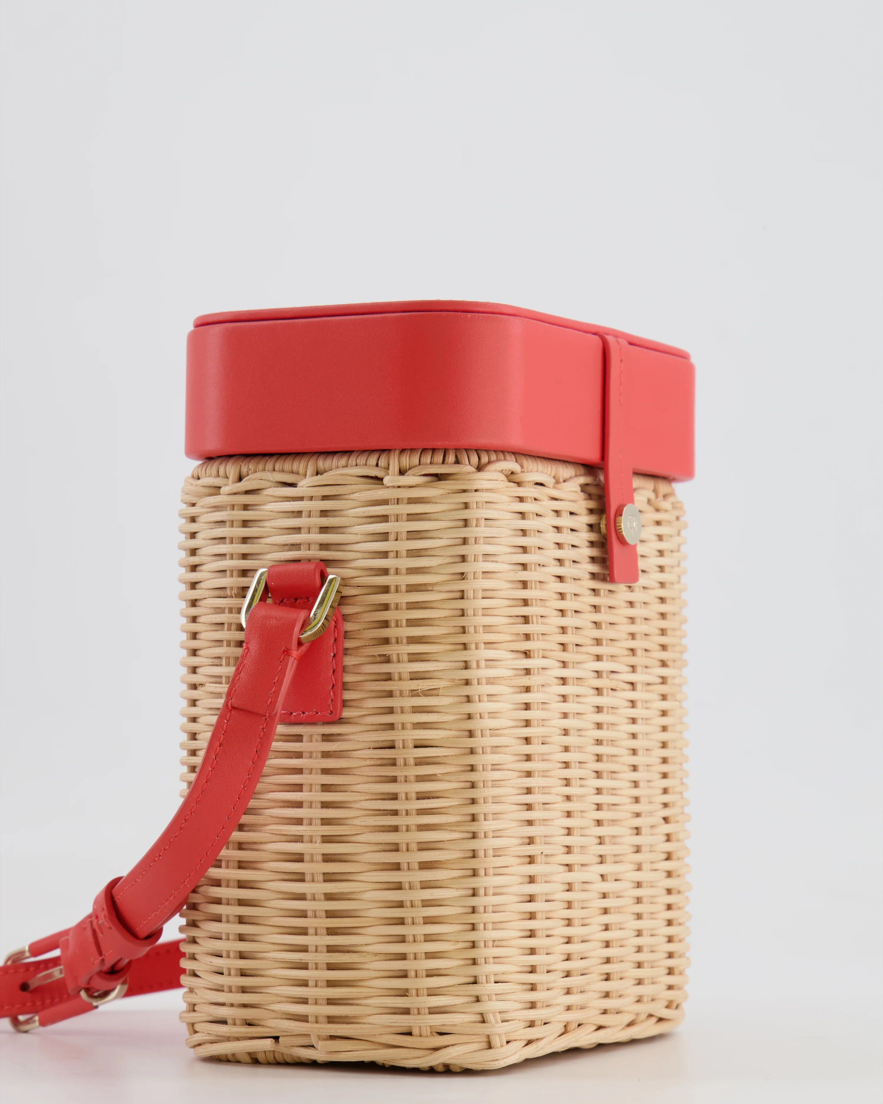 Loro Piana Pink Lambskin Leather and Wicker Crossbody Bucket Bag with Silver Hardware - Image 9