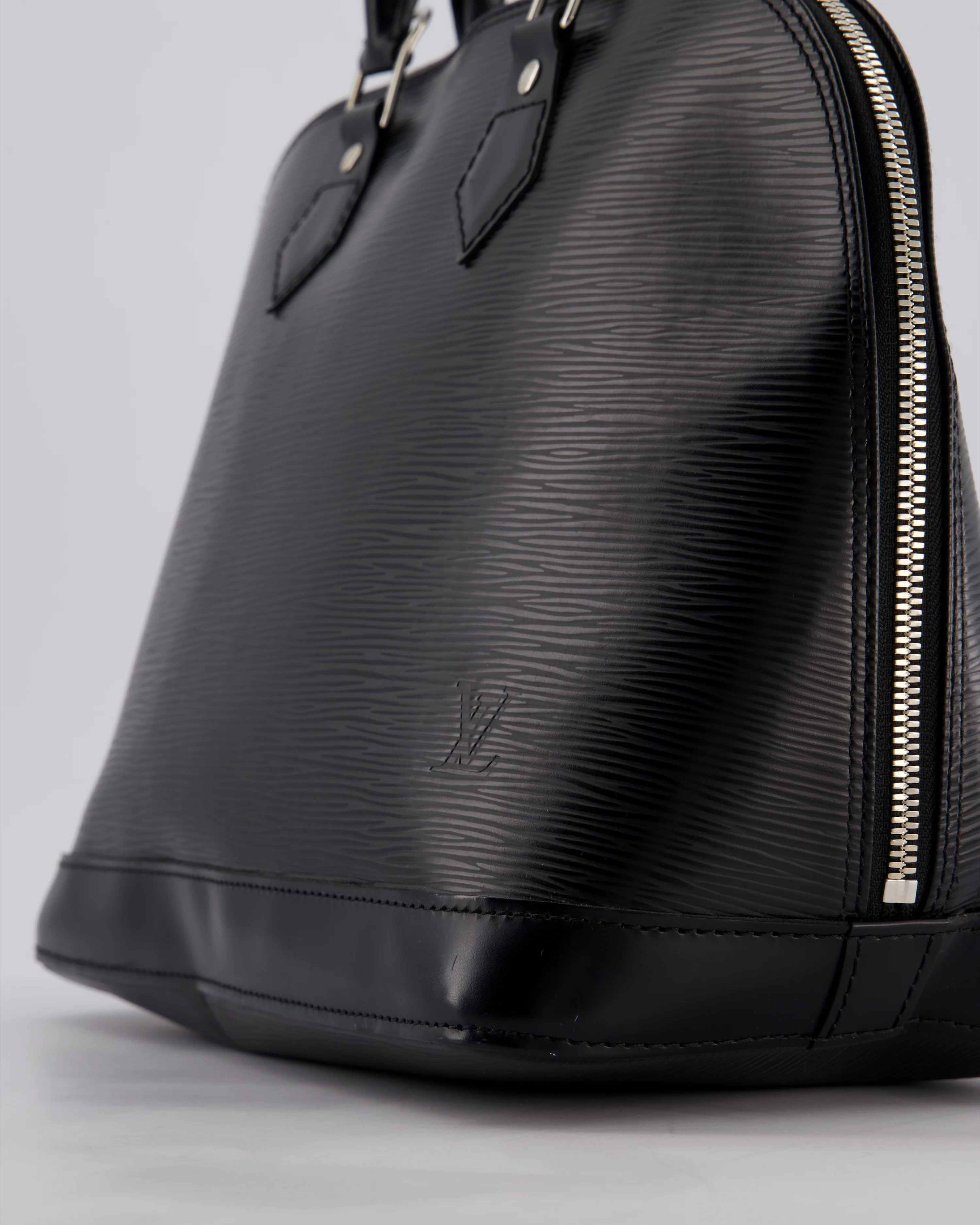 Louis Vuitton Alma PM Bag in Black Epi Leather with Silver Hardware - Image 12