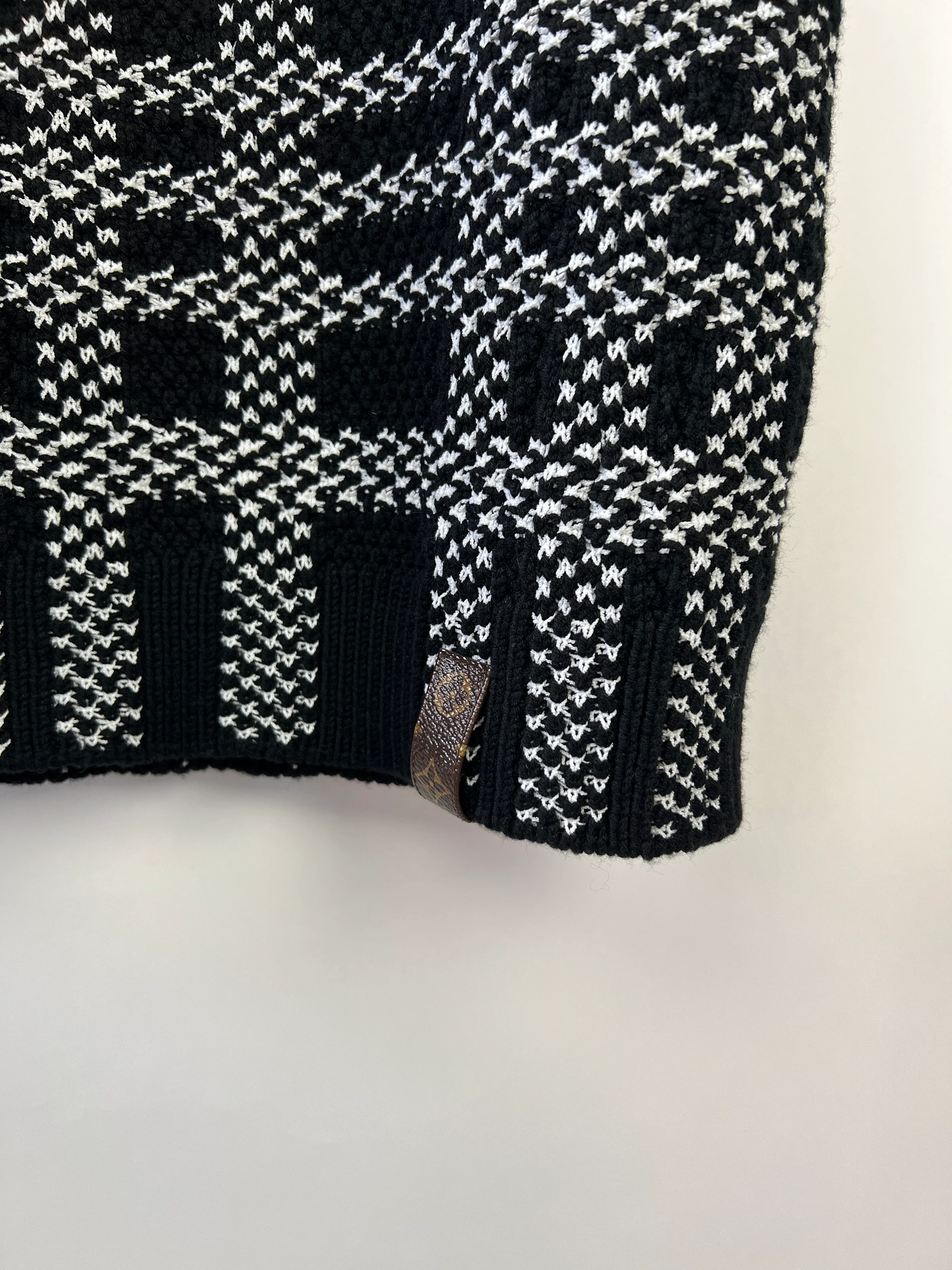 Louis Vuitton Black, White Graphic Knit Mini Dress Size XS (UK 6) RRP £1,720 - Image 14