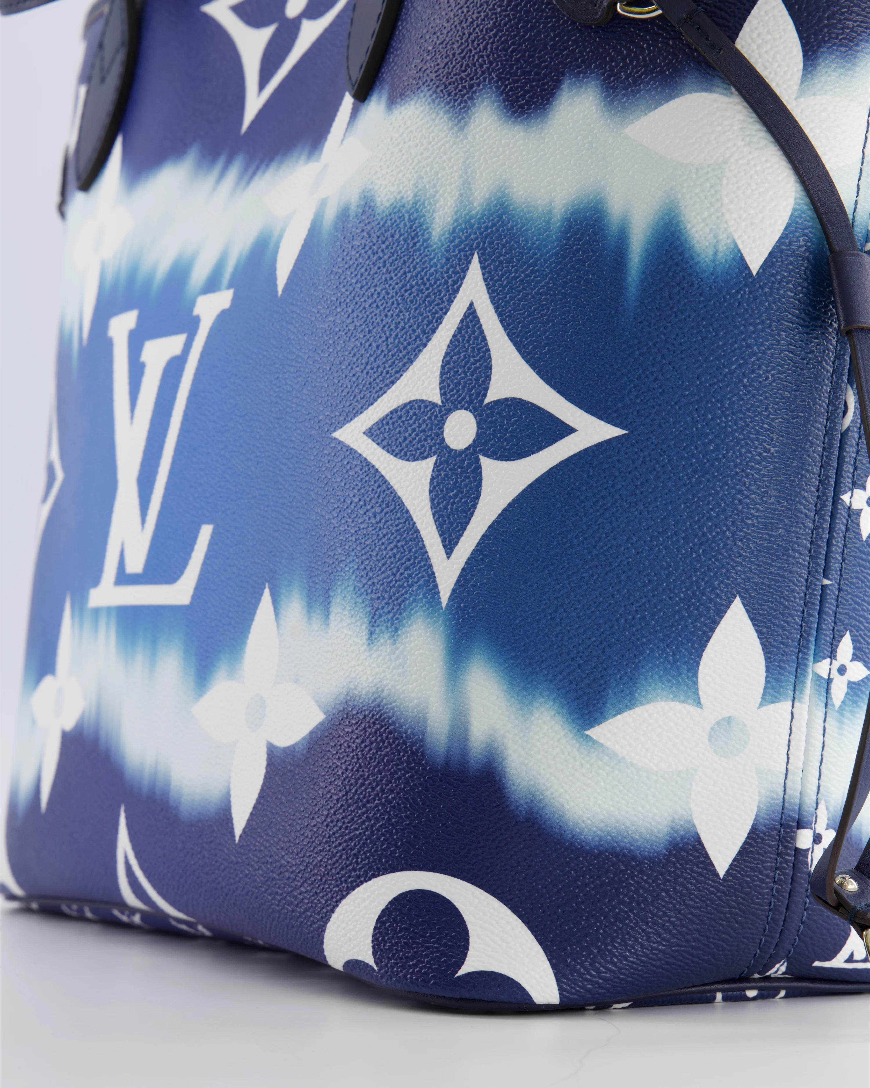Louis Vuitton Monogram Escale Neverfull MM Tote Bag in Blue and White Tie Dye with Silver Hardware - Image 12