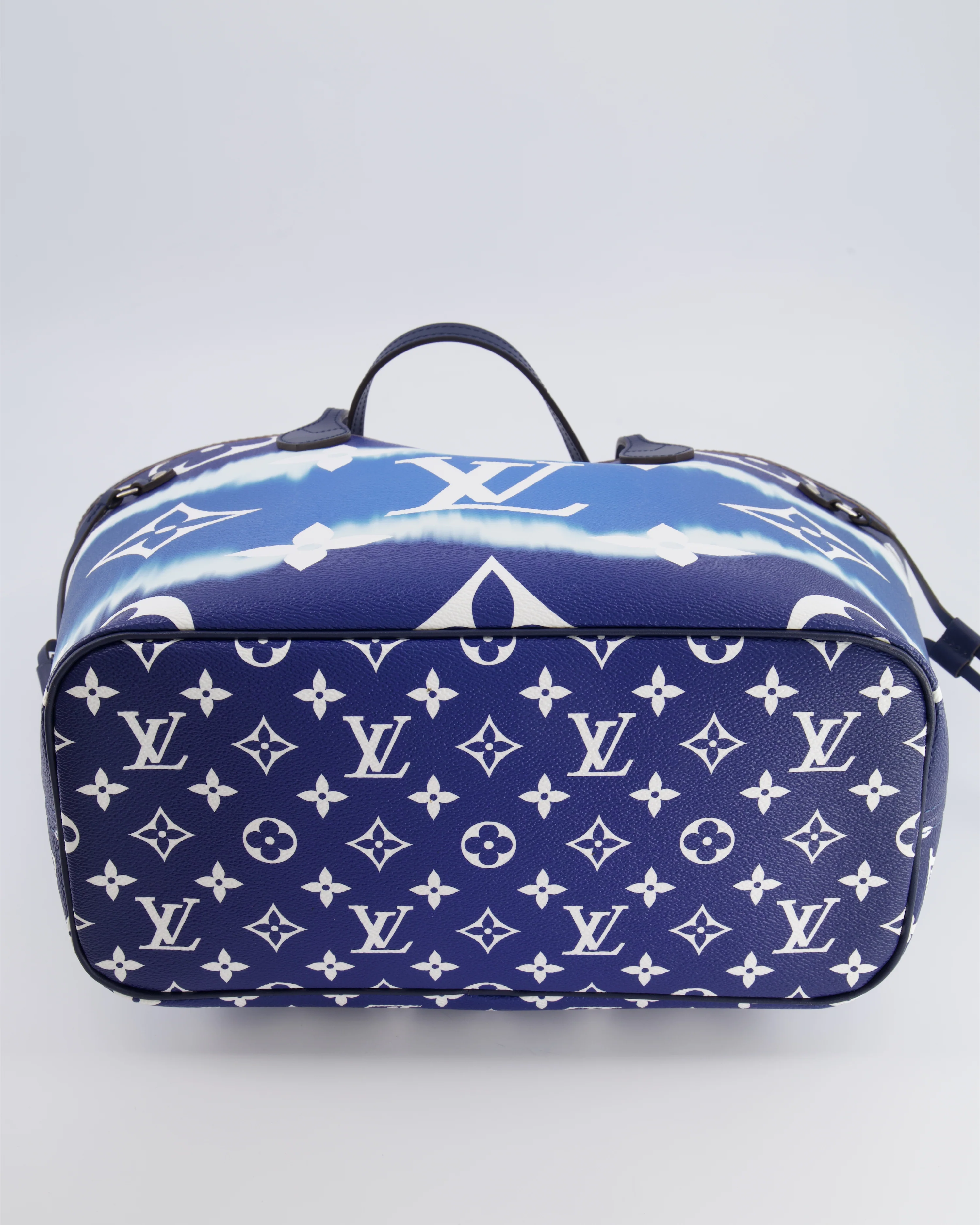 Louis Vuitton Monogram Escale Neverfull MM Tote Bag in Blue and White Tie Dye with Silver Hardware - Image 16