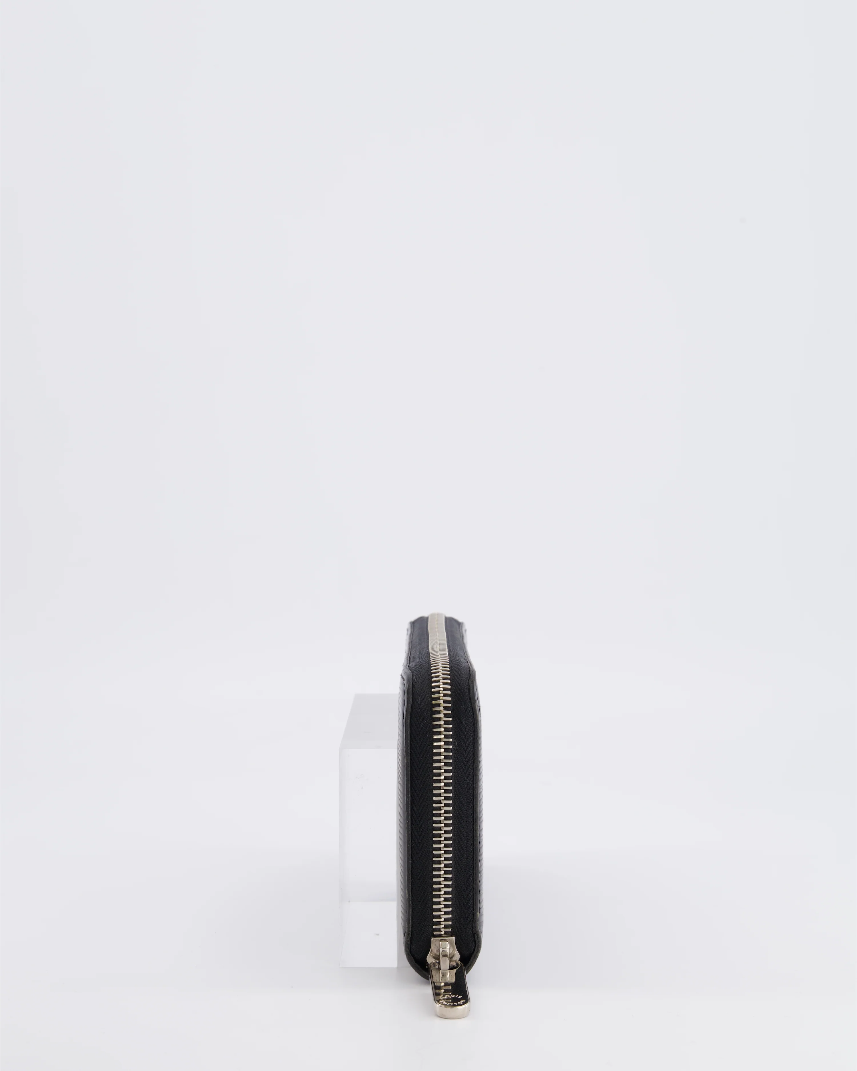 Louis Vuitton Zippy Wallet in Black Epi Leather with Silver Hardware and LV Logo Detail RRP £650 - Image 2