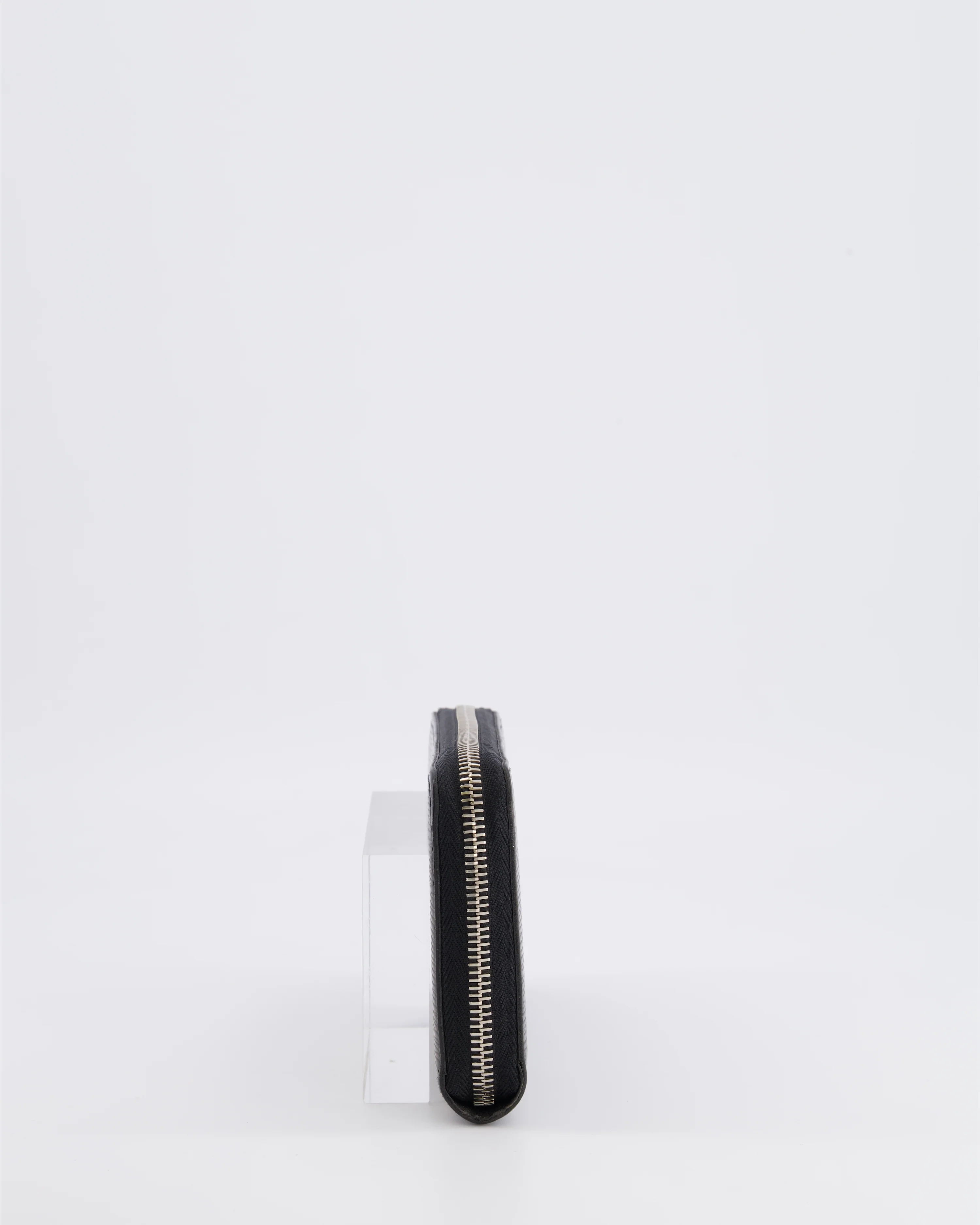 Louis Vuitton Zippy Wallet in Black Epi Leather with Silver Hardware and LV Logo Detail RRP £650 - Image 3