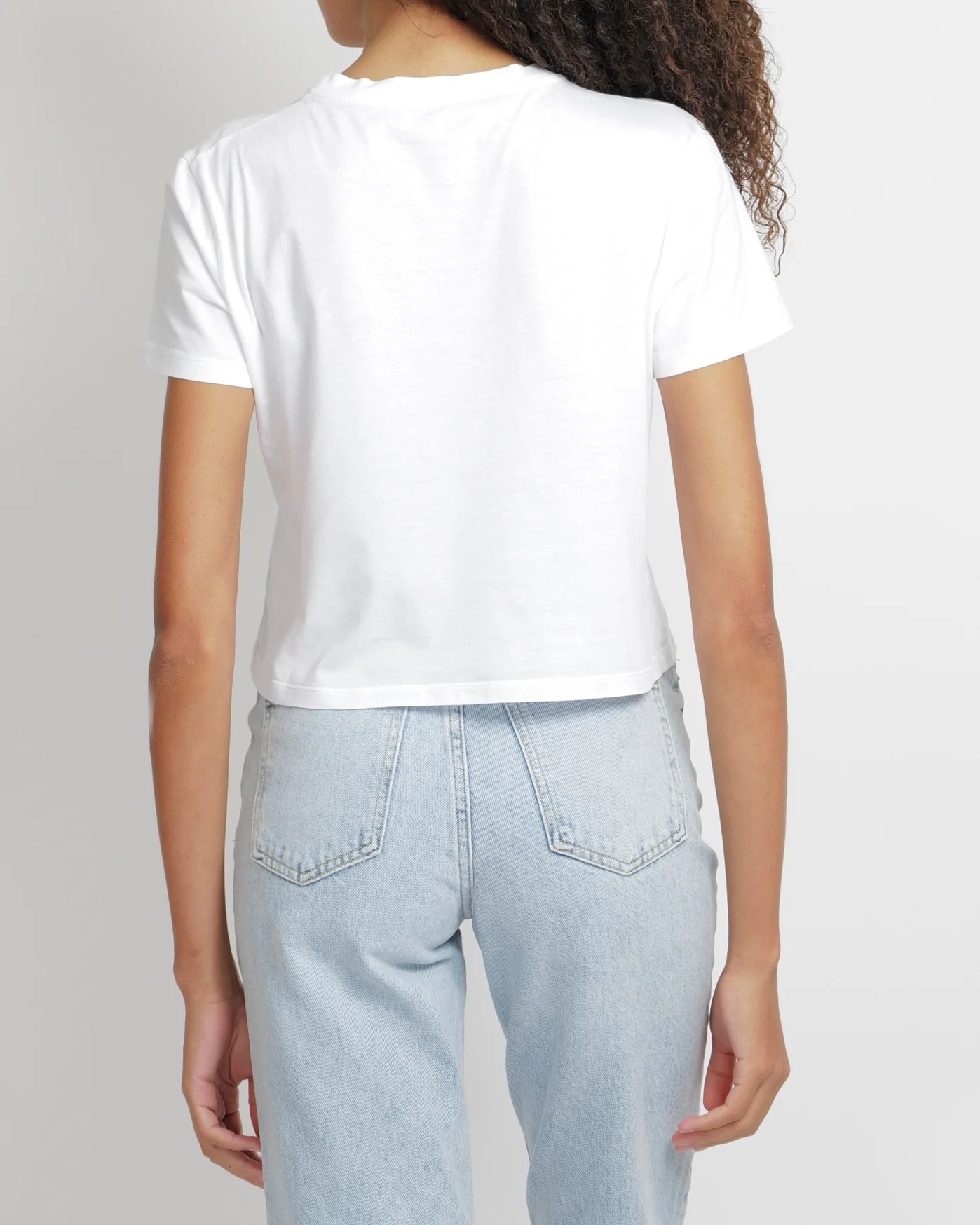 Miu Miu White Short-Sleeved Cropped T-Shirt with Black Logo Patch Detail Size IT 42 (UK 10) RRP £530 - Image 3