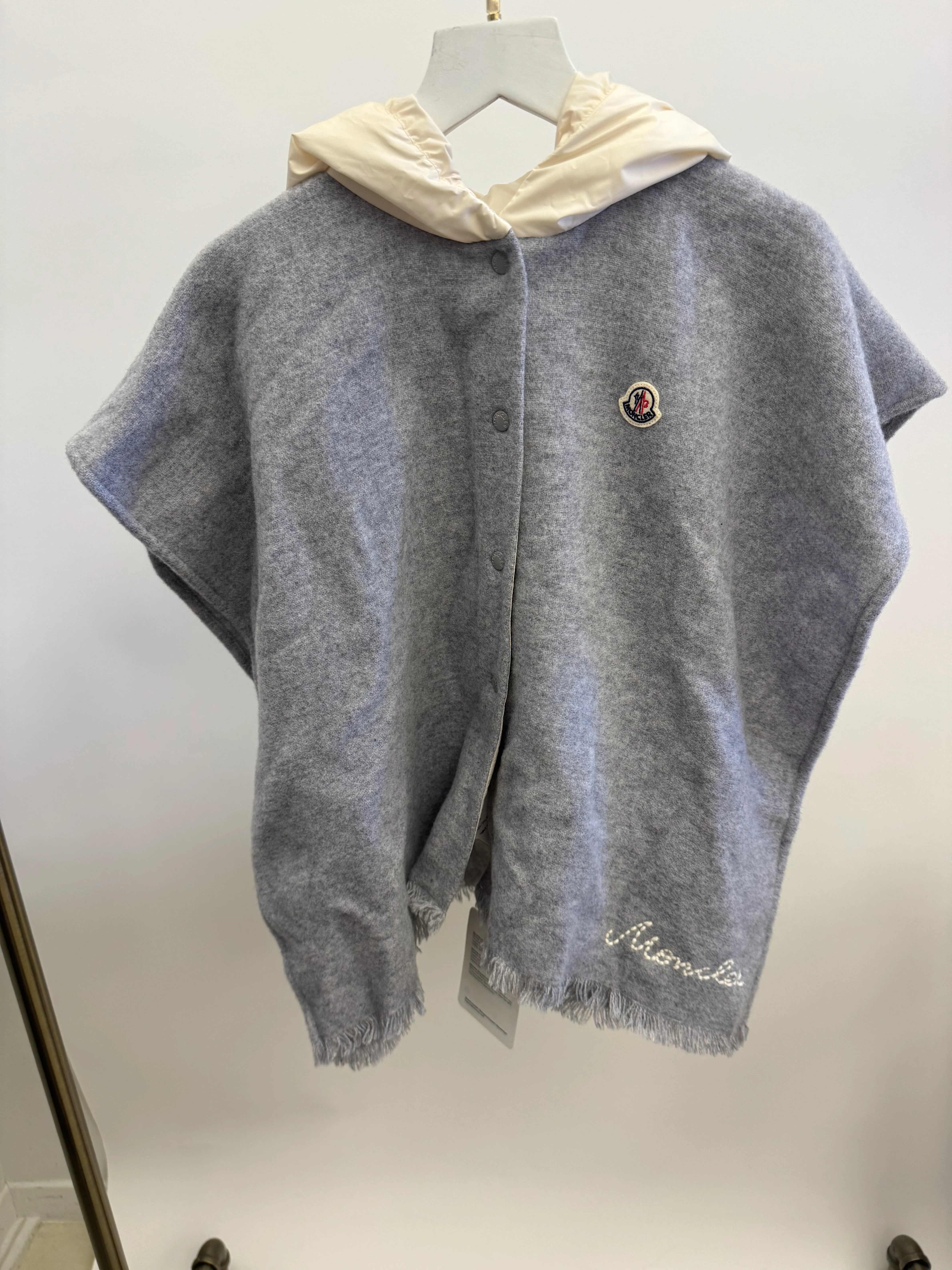Moncler Kids Grey Wool Cape with Cream Rain Jacket Details and Logos Size S RRP £415 - Image 3