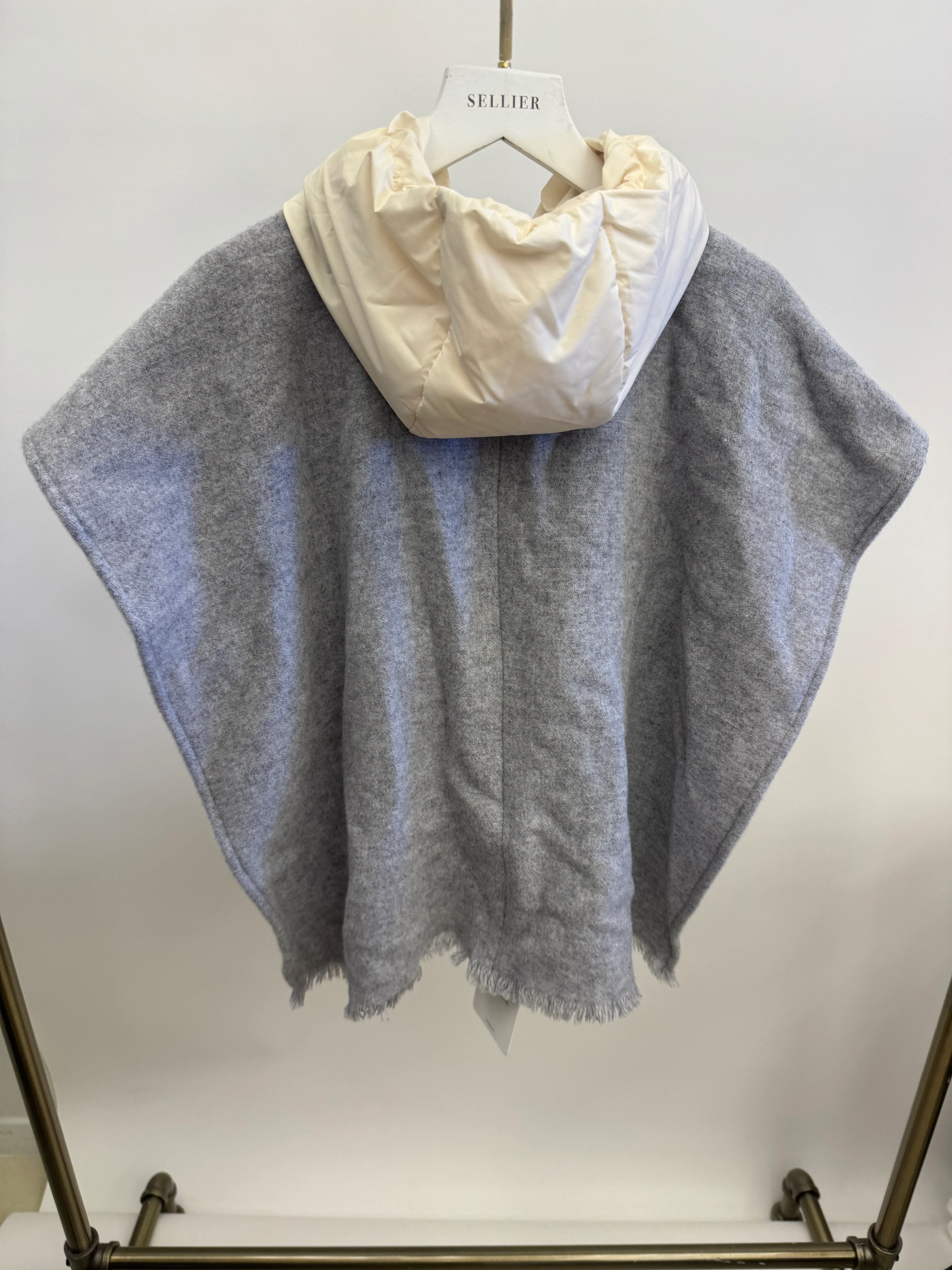 Moncler Kids Grey Wool Cape with Cream Rain Jacket Details and Logos Size S RRP £415 - Image 4