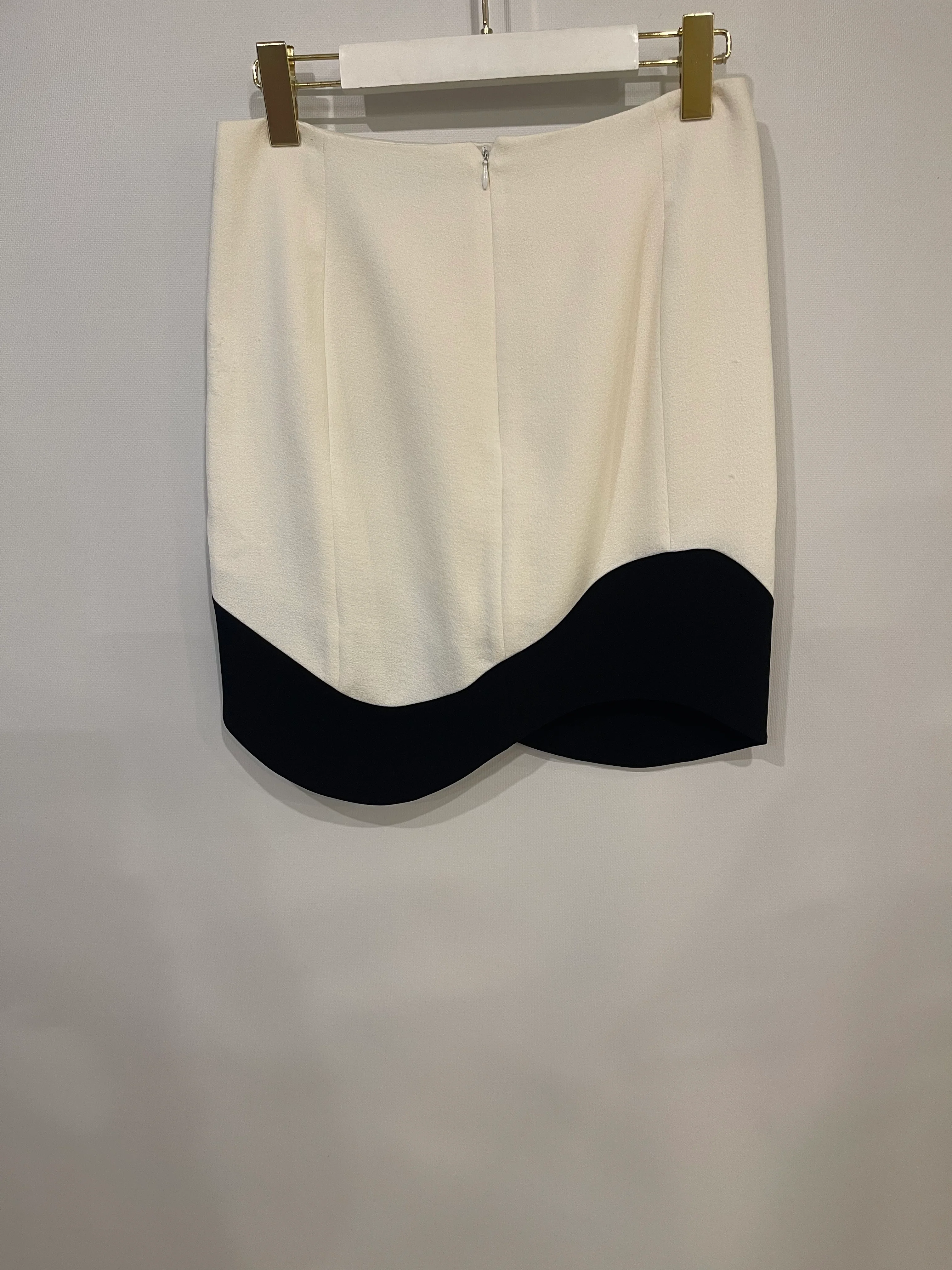 Mugler White Mini Skirt with Asymmetric Black Trim Detail Size FR 38 (UK 10) - Image 4