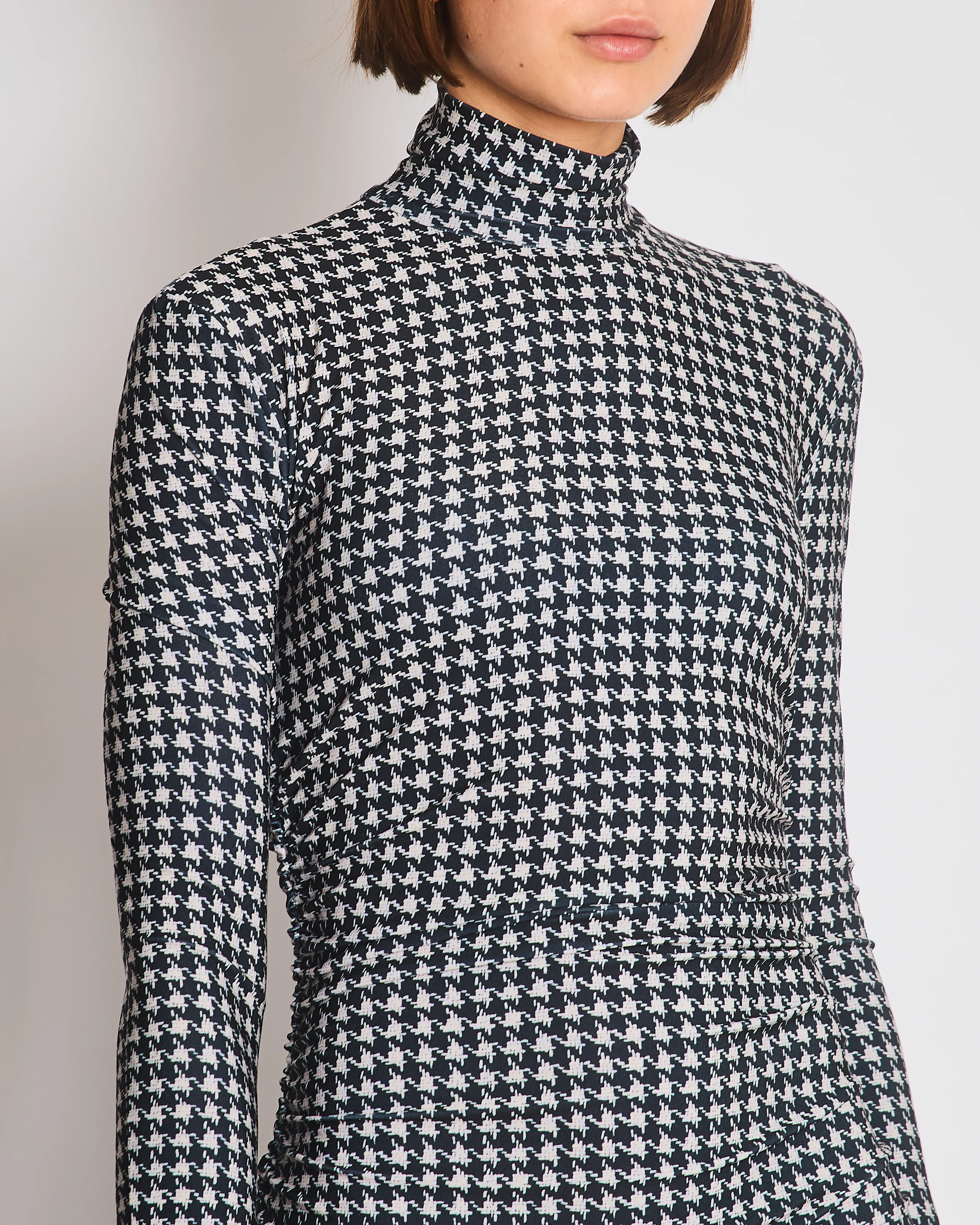 Norma Kamali Black and beige Houndstooth Ruched Long Sleeve Mini Dress Size S (UK 8) - Image 4