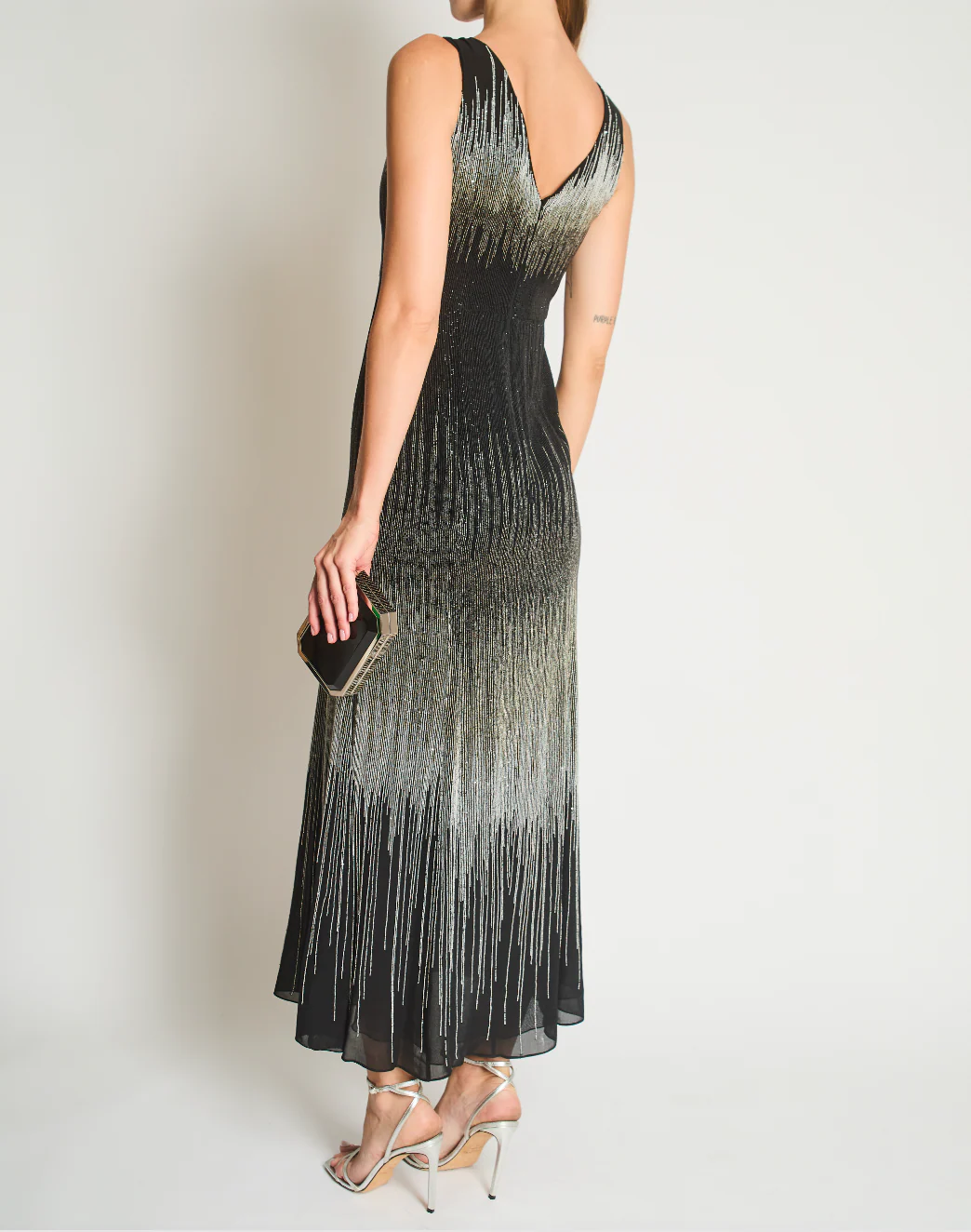 Oscar De La Renta Black and Silver Beaded Midi Dress With Crystal Applique Details Size US 4 (UK 8) - Image 2