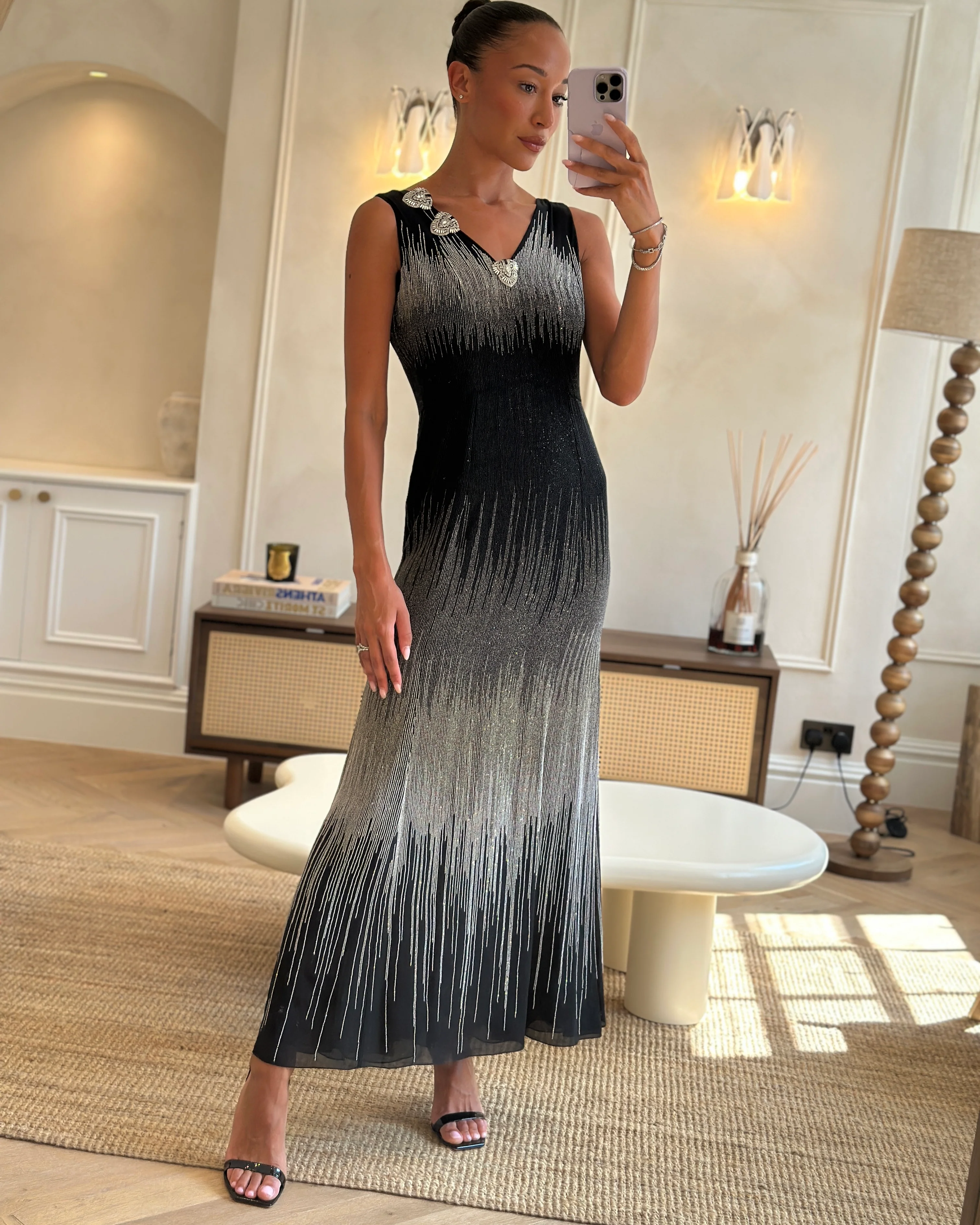 Oscar De La Renta Black and Silver Beaded Midi Dress With Crystal Applique Details Size US 4 (UK 8) - Image 5