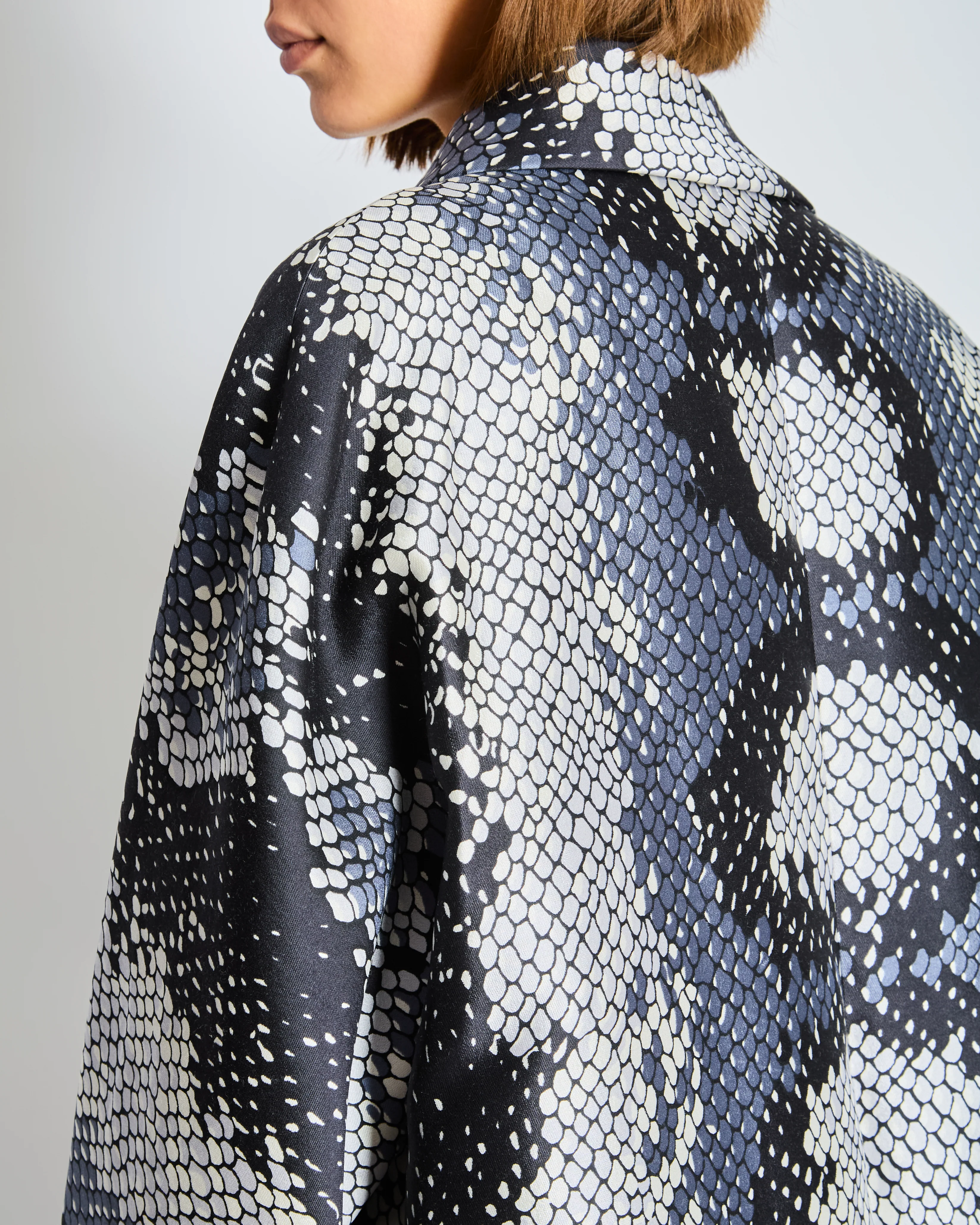 Prada Grey, Black, and Blue Snake Print Coat Size IT 38 (UK 6) - Image 3