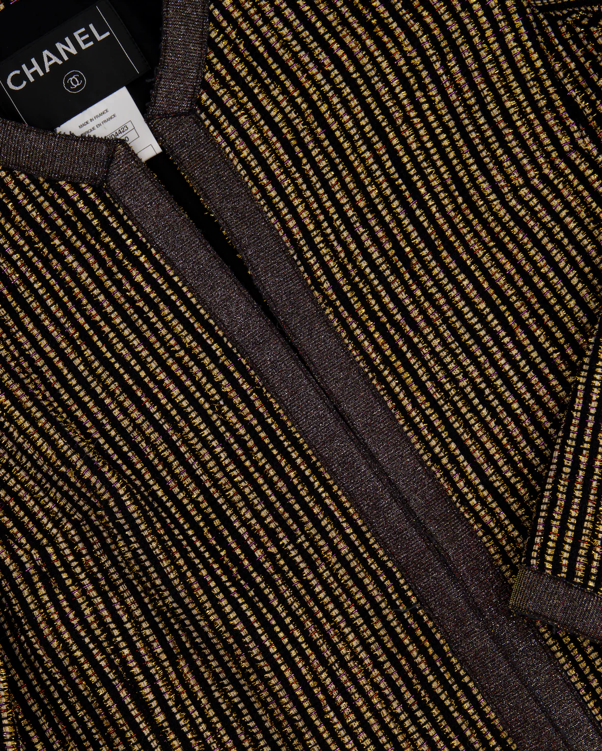 Chanel 10C Cruise Black, Red and Gold Tweed Longline Jacket with Metallic Trim Detail FR 40 (UK 12) RRP £2460 - Image 7