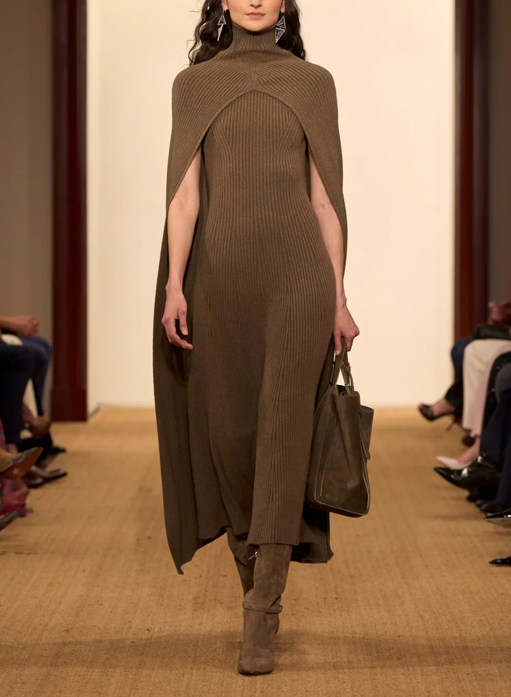 Ralph Lauren Fall 2024 Purple Label Brown Cashmere Knitted Sleeveless Maxi Dress and Cape Set Size M (UK 10) RRP £3,900 - Image 2