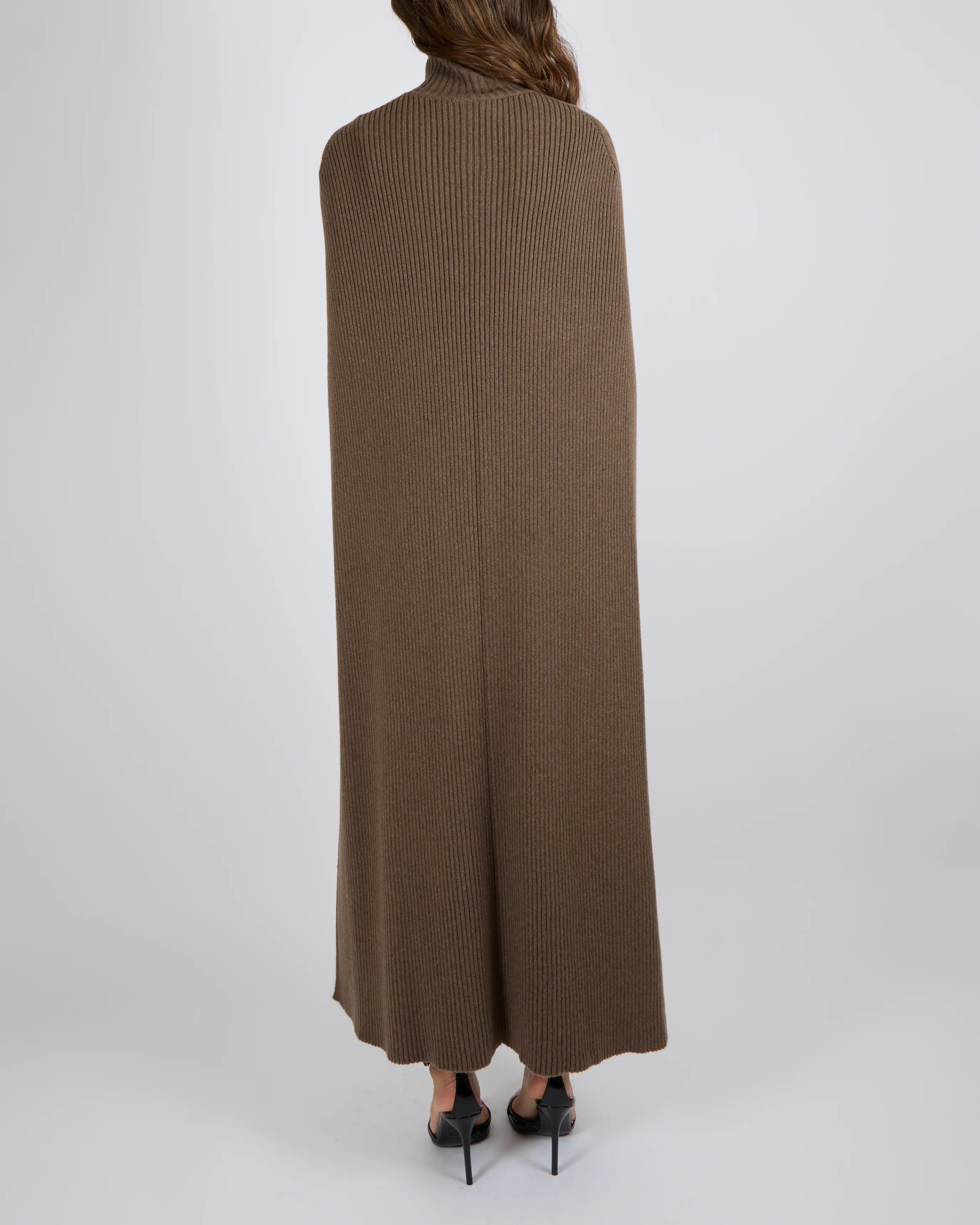 Ralph Lauren Fall 2024 Purple Label Brown Cashmere Knitted Sleeveless Maxi Dress and Cape Set Size M (UK 10) RRP £3,900 - Image 4