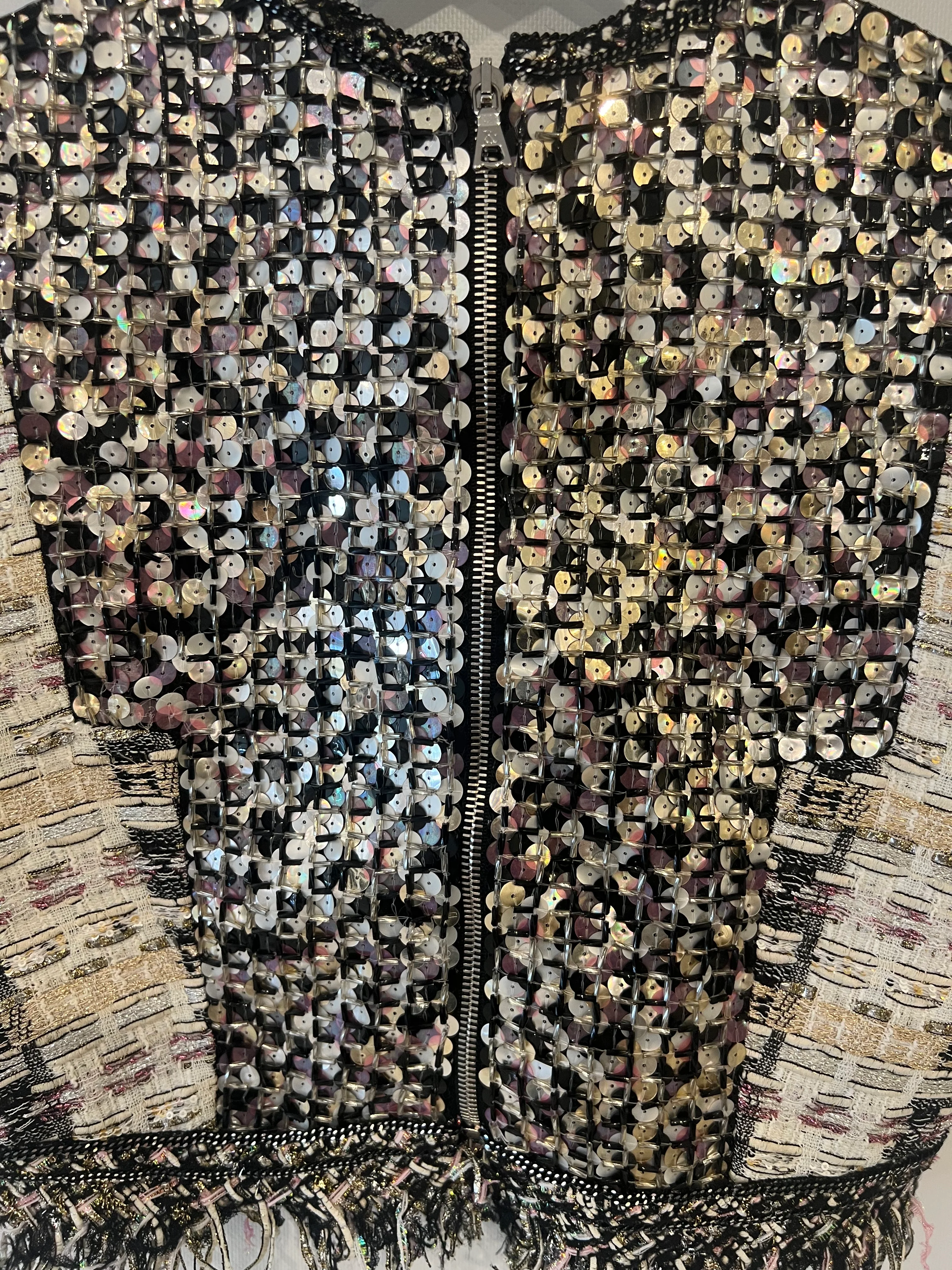 Ralph & Russo Black and Multi-Colour Tweed Sequin Top and Mini Skirt Set with Textured Gold Buttons Size FR 38/40 (UK 10/12) - Image 15