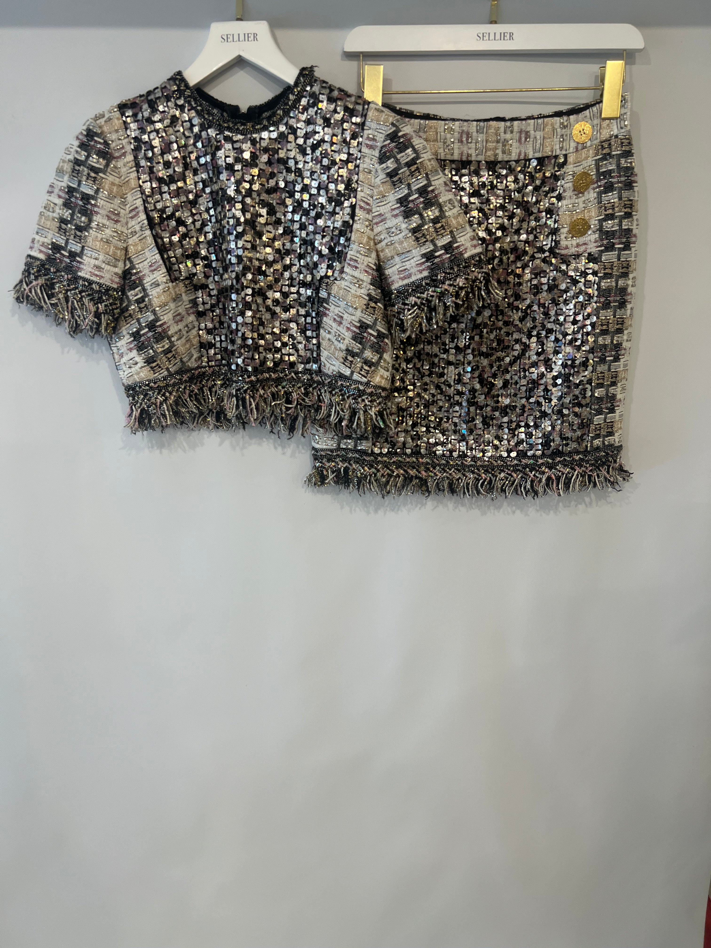 Ralph & Russo Black and Multi-Colour Tweed Sequin Top and Mini Skirt Set with Textured Gold Buttons Size FR 38/40 (UK 10/12) - Image 18