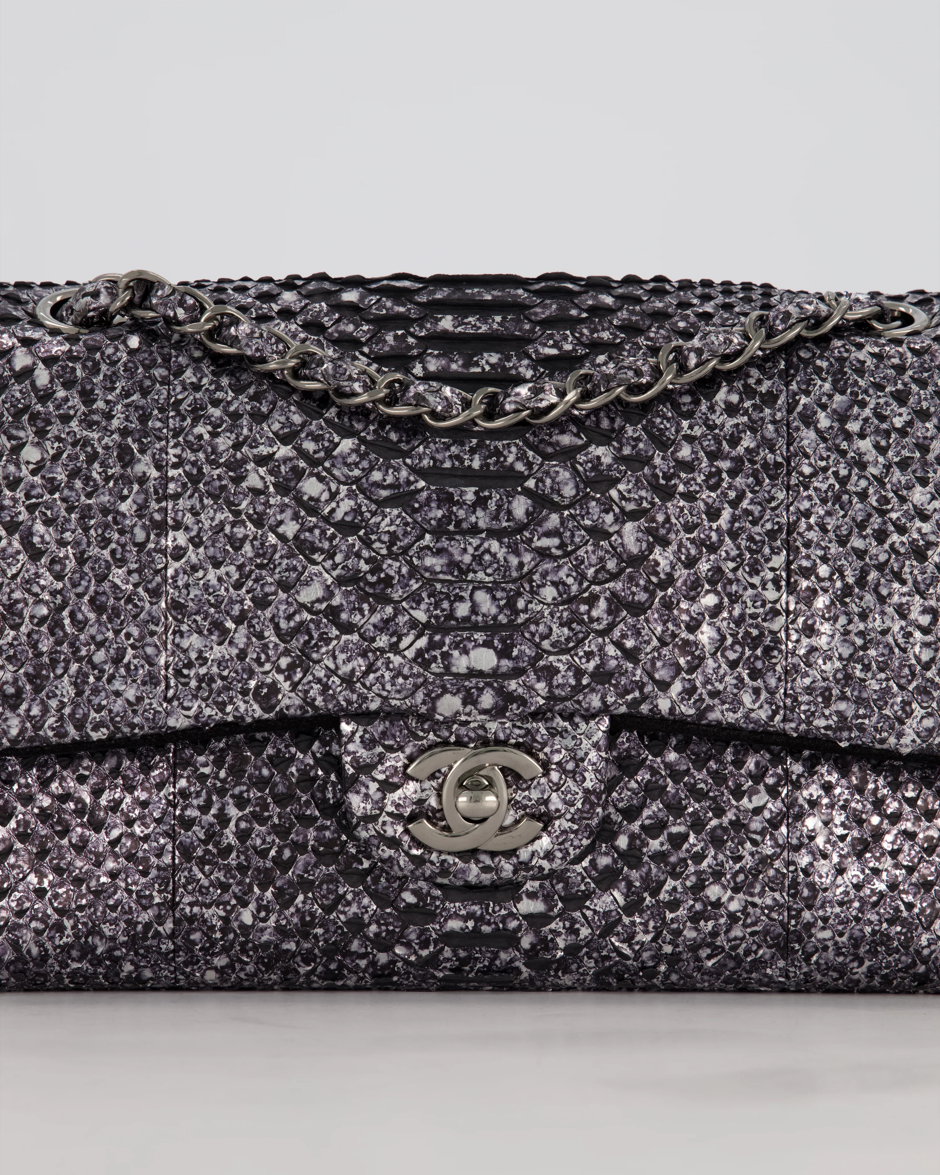 *RARE* Chanel Medium Double Flap Bag in Metallic Silver Python Leather with Gunmetal Hardware - Image 15