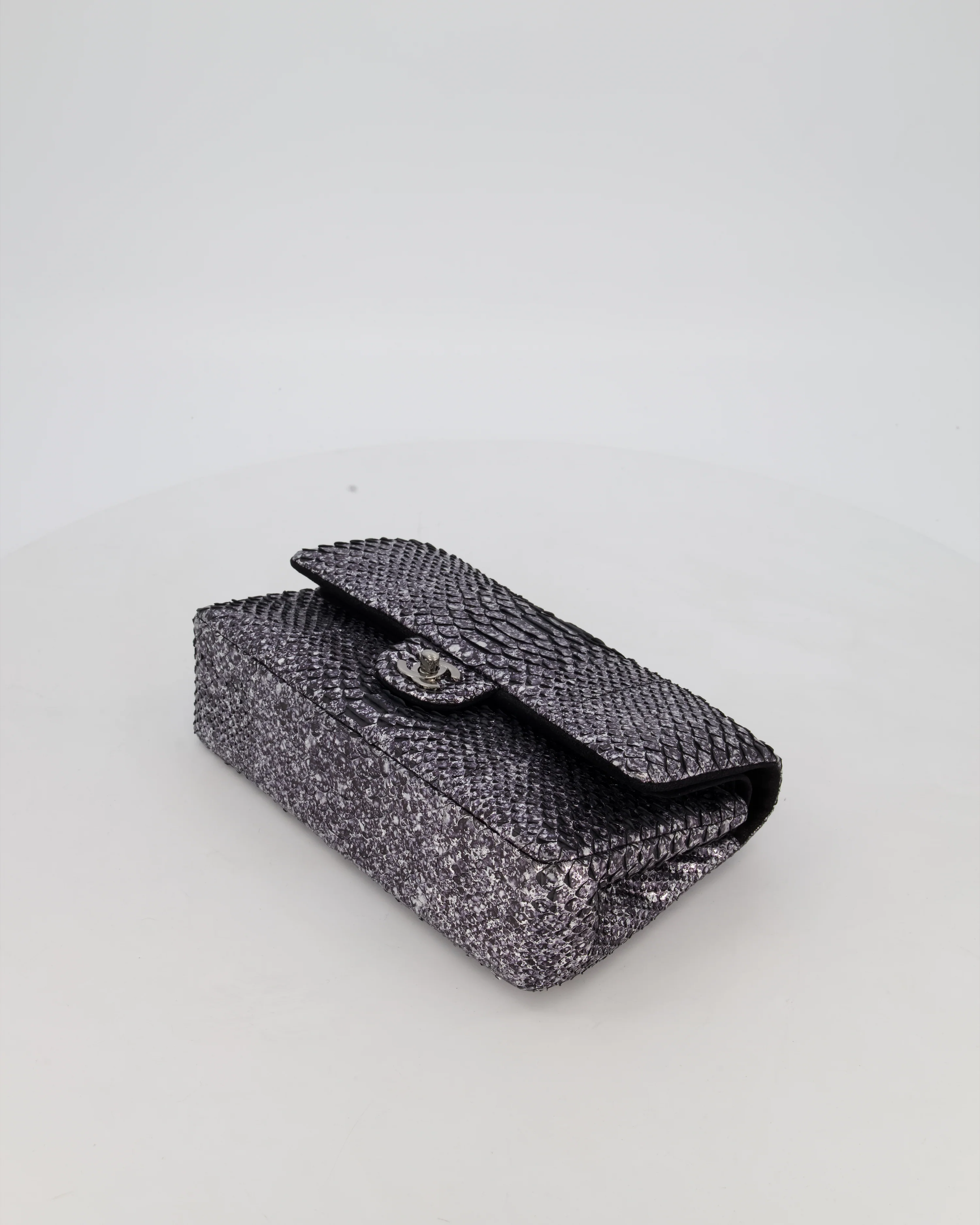 *RARE* Chanel Medium Double Flap Bag in Metallic Silver Python Leather with Gunmetal Hardware - Image 20