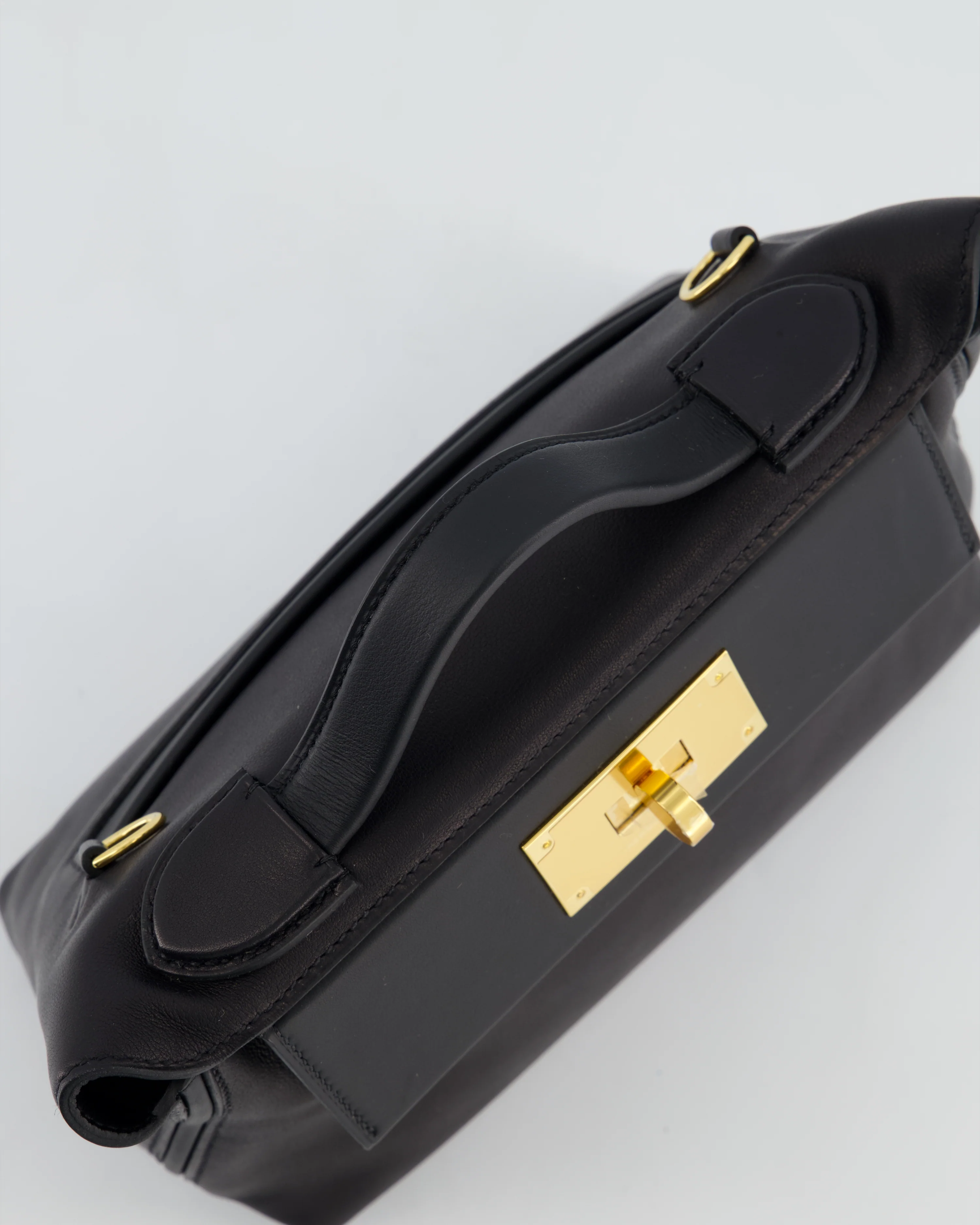 *RARE* Hermès 24/24 21 Bag in Noir Volupto and Noir Swift Leather with Gold Hardware - Image 16