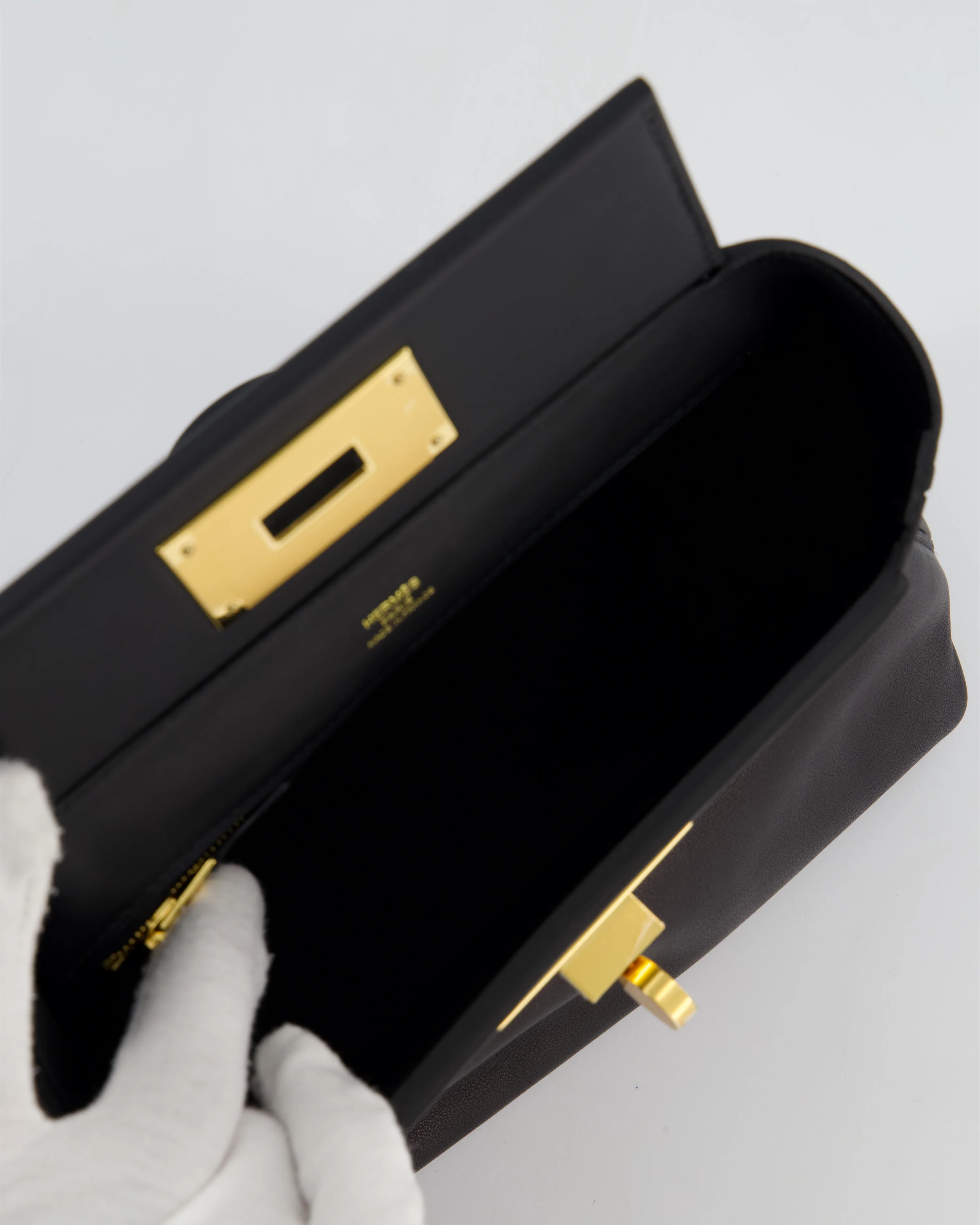 *RARE* Hermès 24/24 21 Bag in Noir Volupto and Noir Swift Leather with Gold Hardware - Image 17