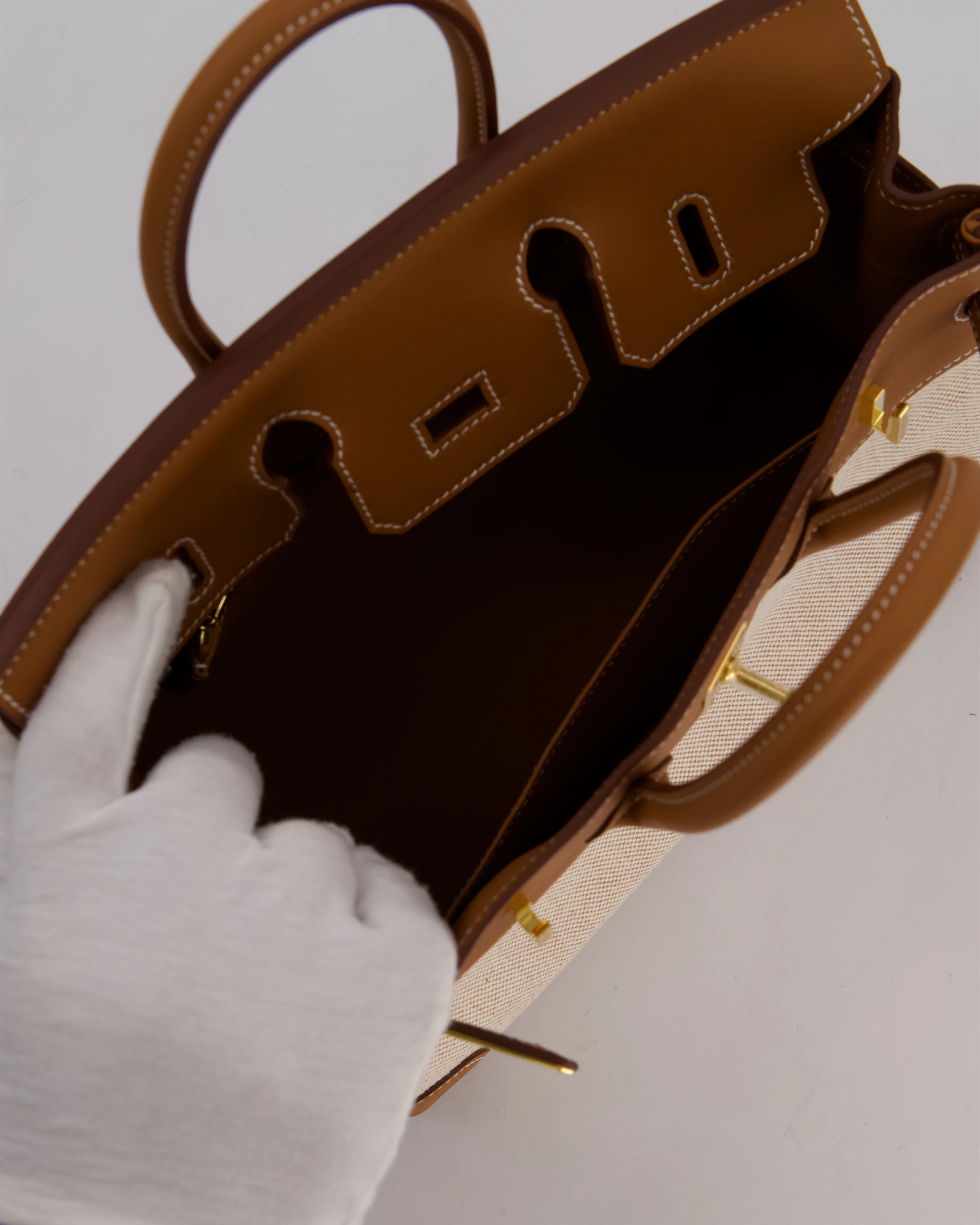 *RARE* Hermès Birkin 25 Retourne Bag in Ecru/Beige Toile H Canvas and Gold Swift Leather with Gold Hardware - Image 17