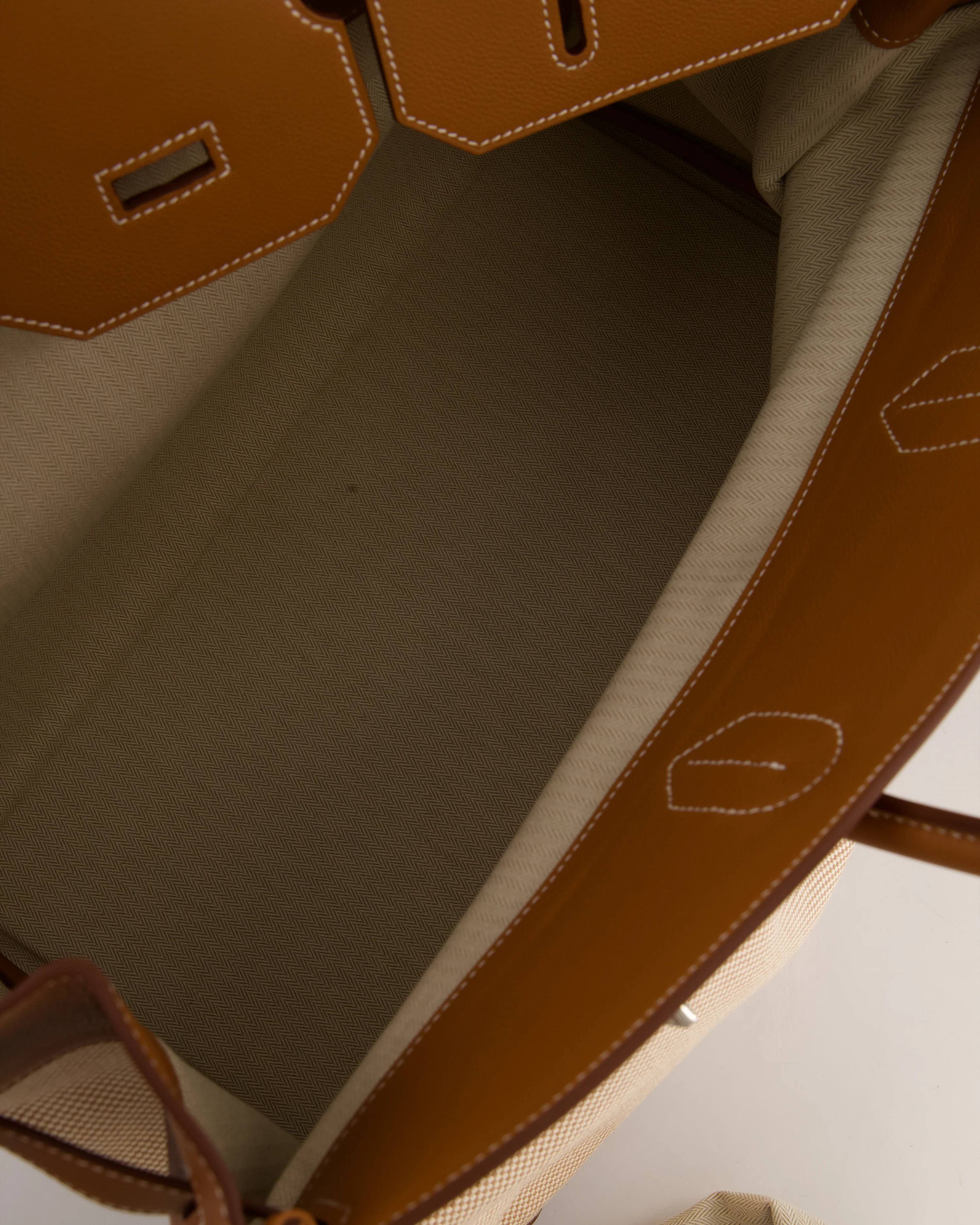 *RARE* Hermès Haut à Courroies HAC 50 Bag in Gold Evercolour Leather & Écru/Beige Toile Cross Canvas with Palladium Hardware - Image 17