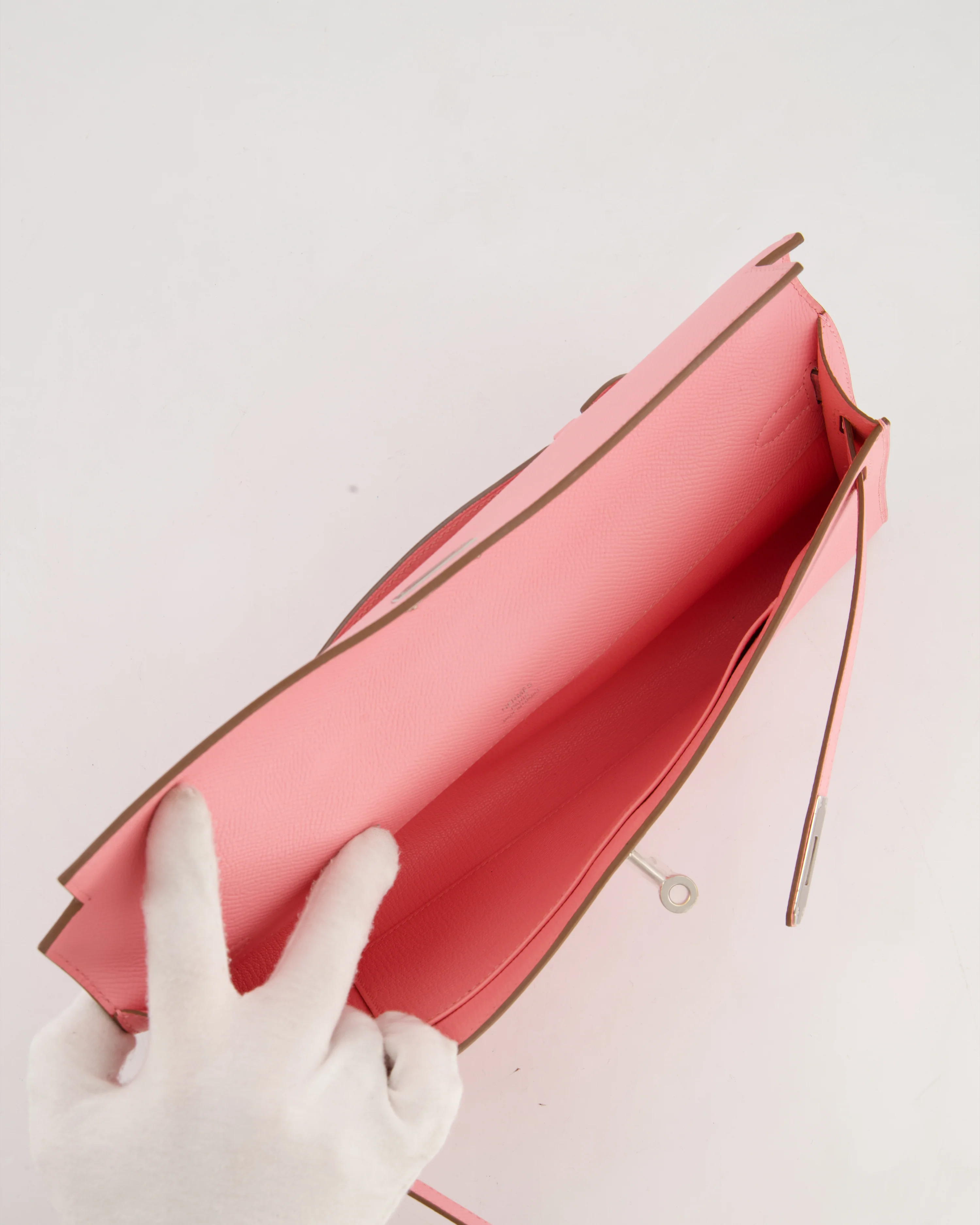 *RARE* Hermès Kelly Cut Bag in Rose Confetti Epsom Leather with Palladium Hardware - Image 23