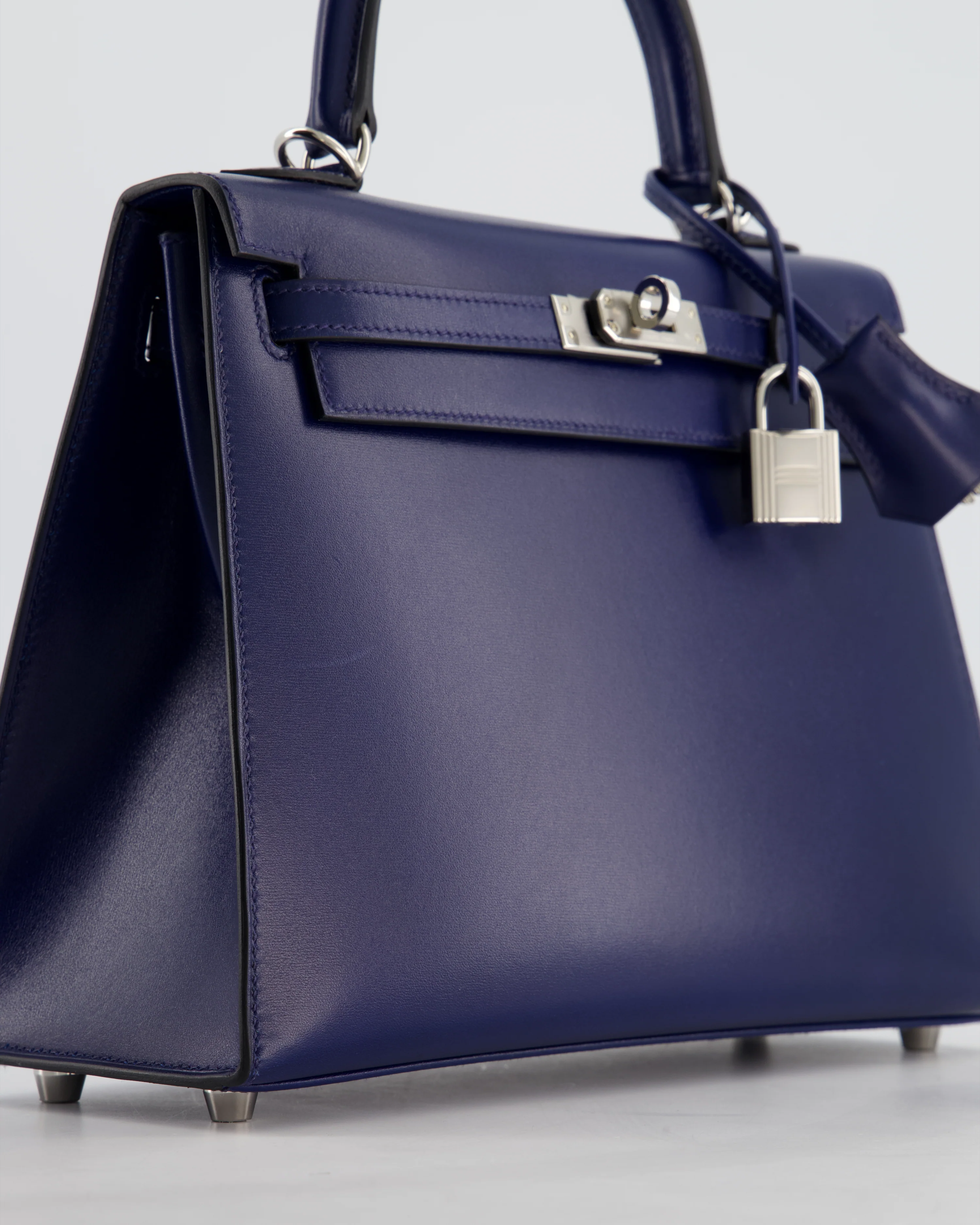 *RARE* Hermès Kelly 25 Sellier Bag in Bleu Saphir Box Leather with Palladium Hardware - Image 10