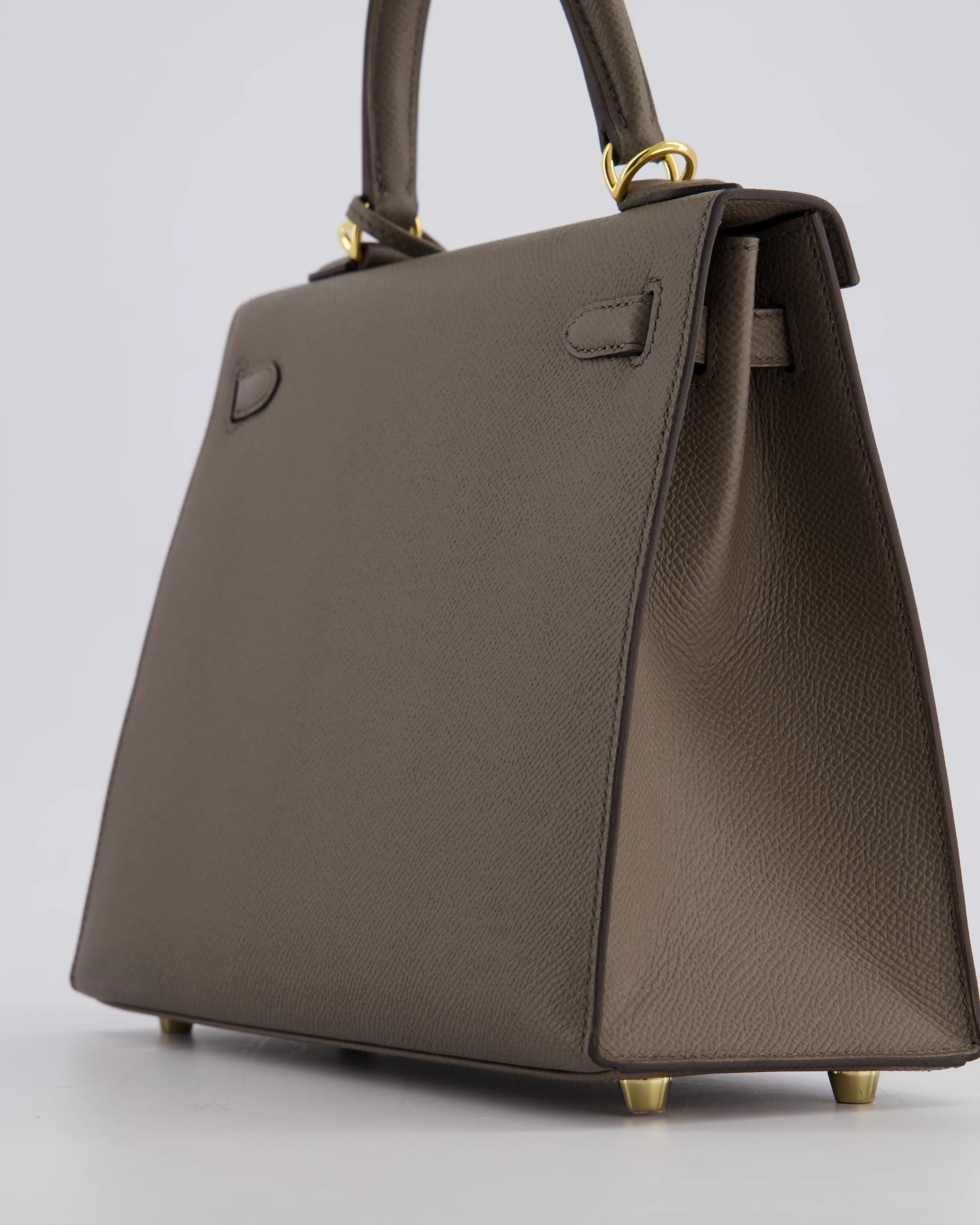 *RARE* Hermès Kelly 25 Sellier Bag in Gris Etain Epsom Leather with Gold Hardware - Image 14