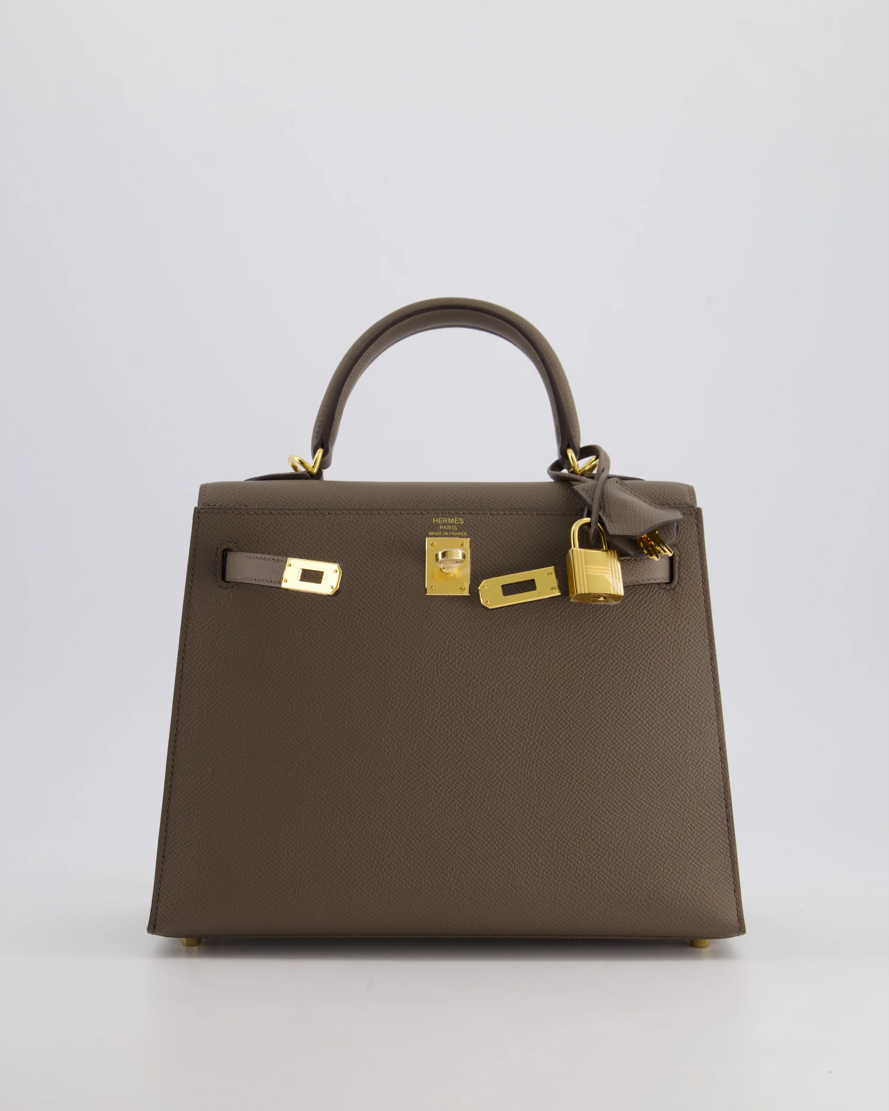 *RARE* Hermès Kelly 25 Sellier Bag in Gris Etain Epsom Leather with Gold Hardware - Image 22