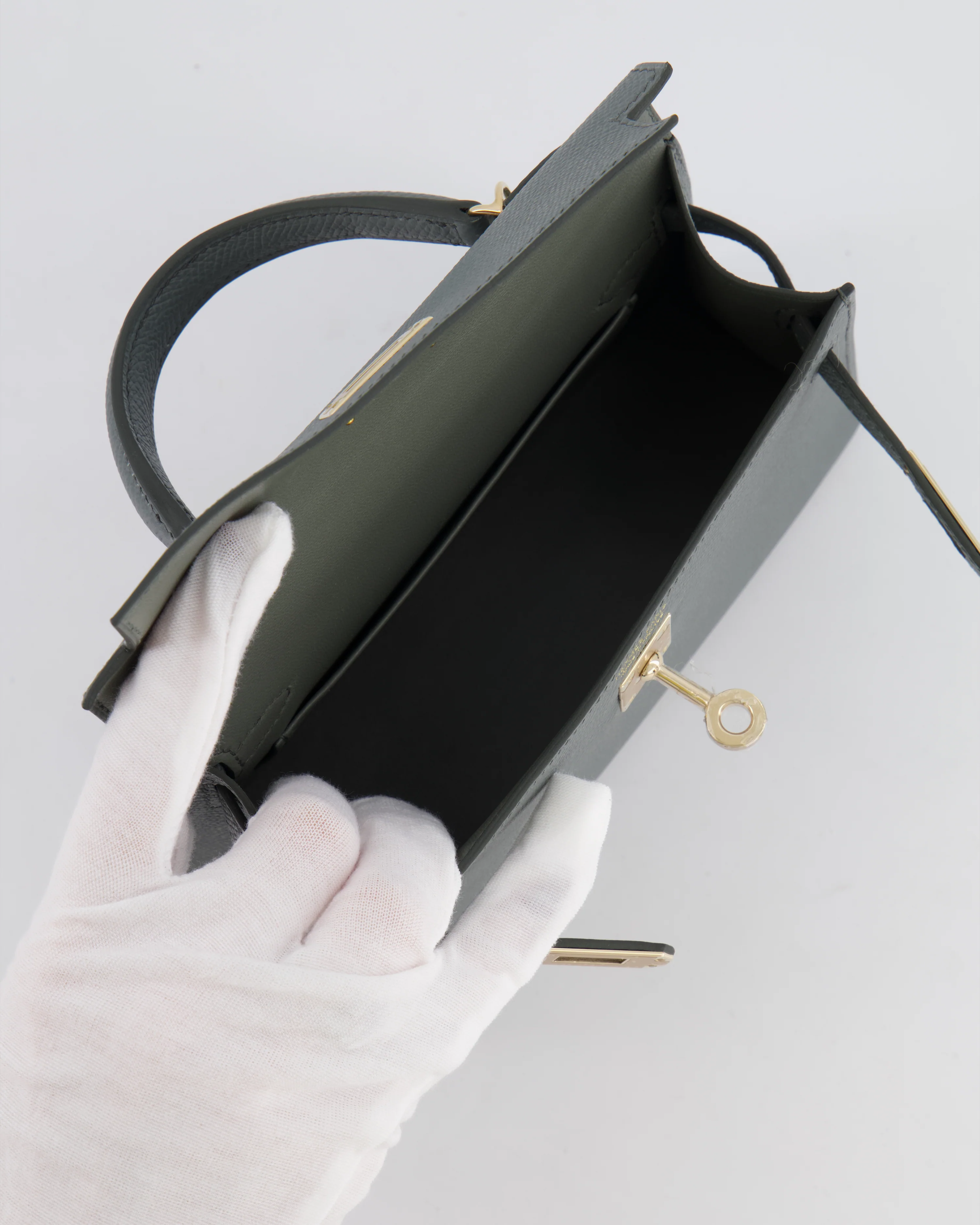*RARE* Hermès Mini Kelly II 20 Bag in Vert Amande Epsom Leather with Permabrass Hardware - Image 18